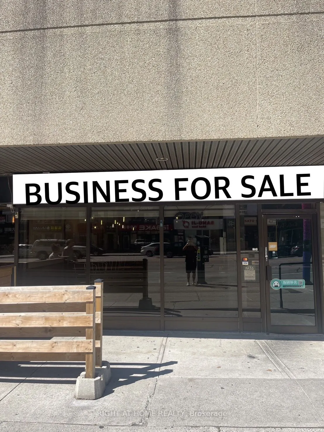 5460 Yonge Street, #102