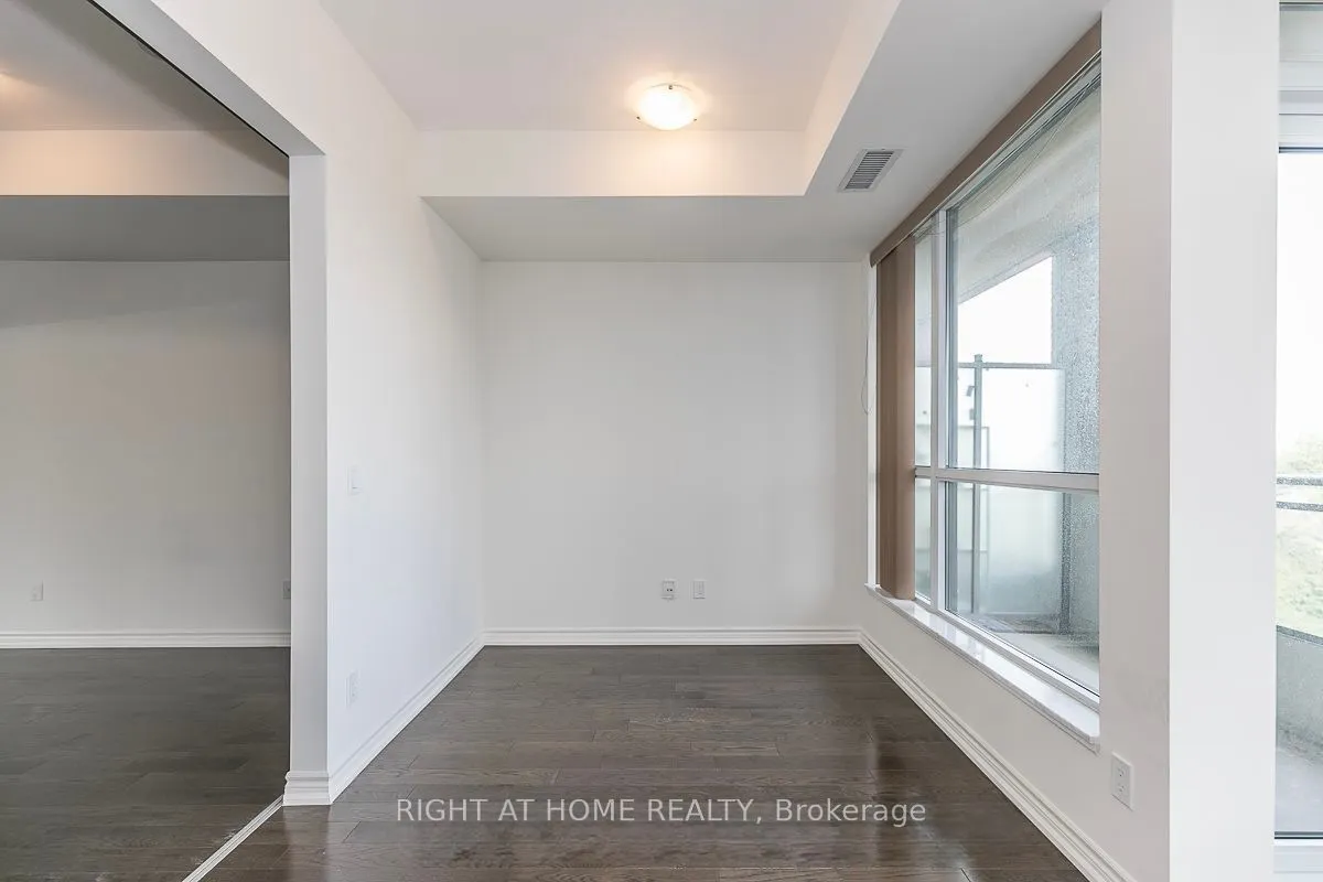 23 Glebe Road W, #210