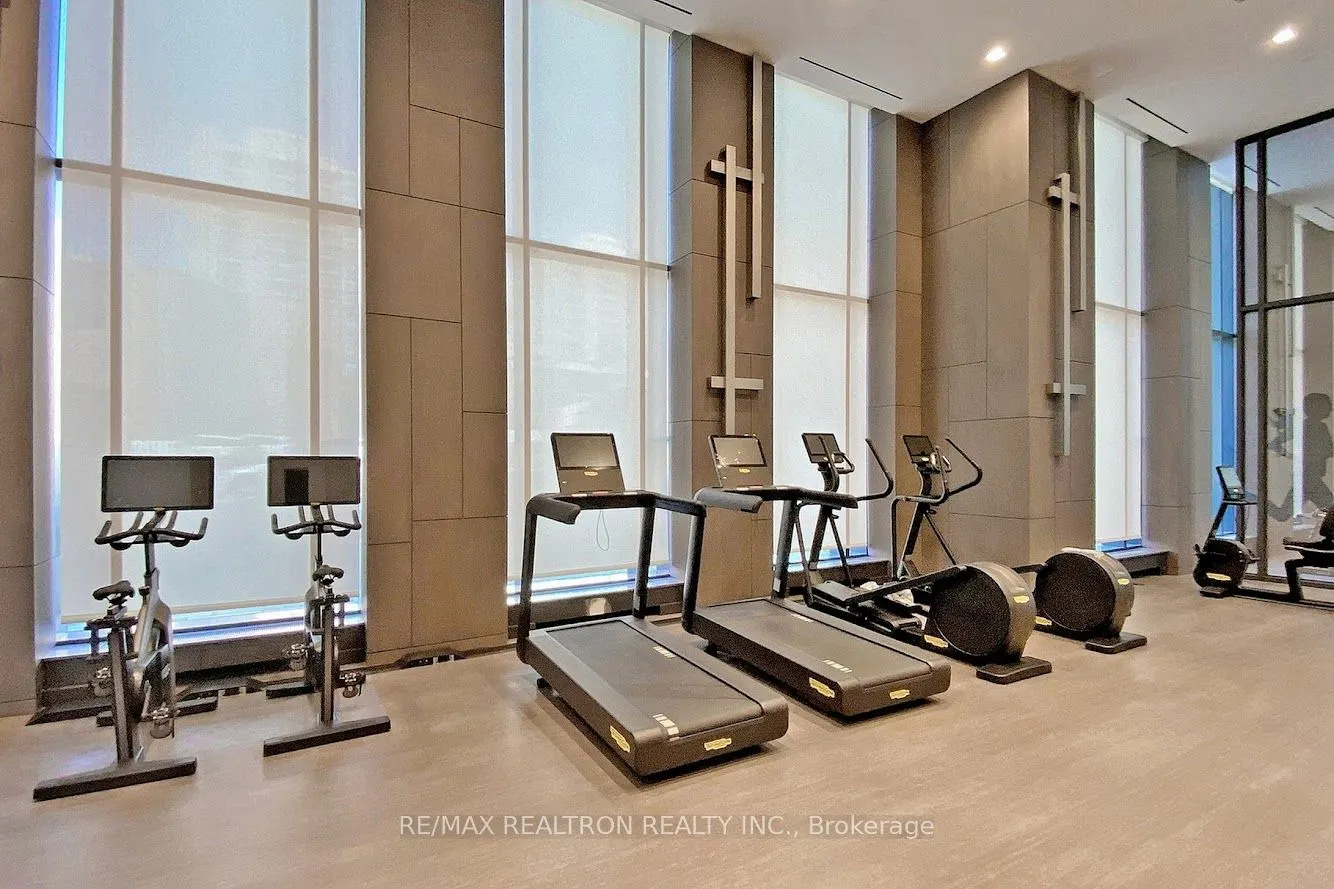 15 Holmes Avenue, ##402