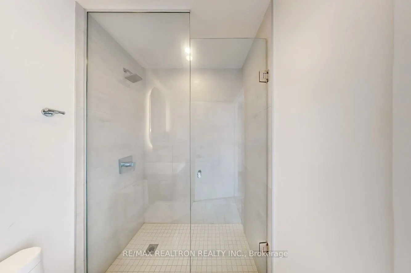 15 Holmes Avenue, ##402