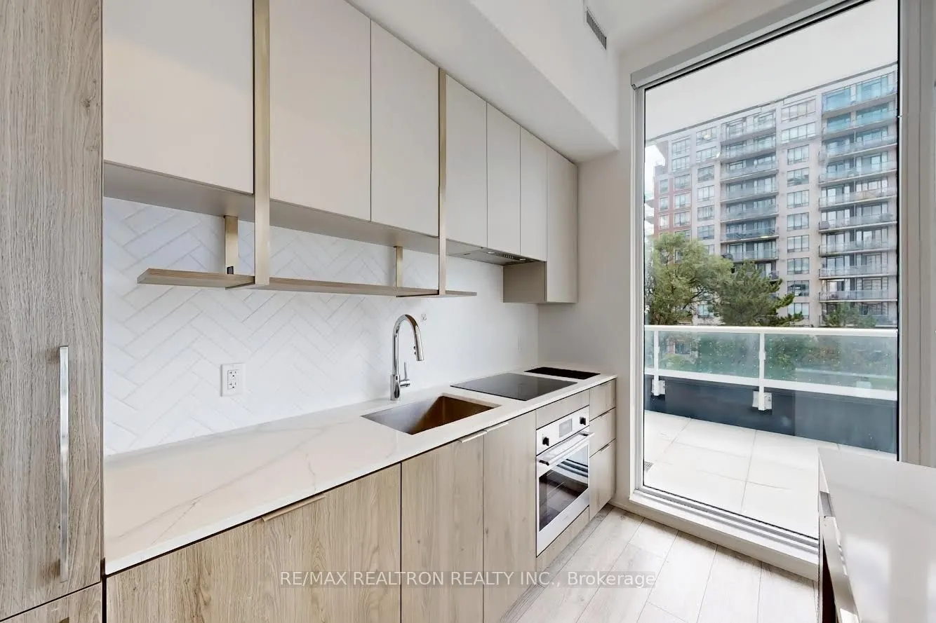 15 Holmes Avenue, ##402