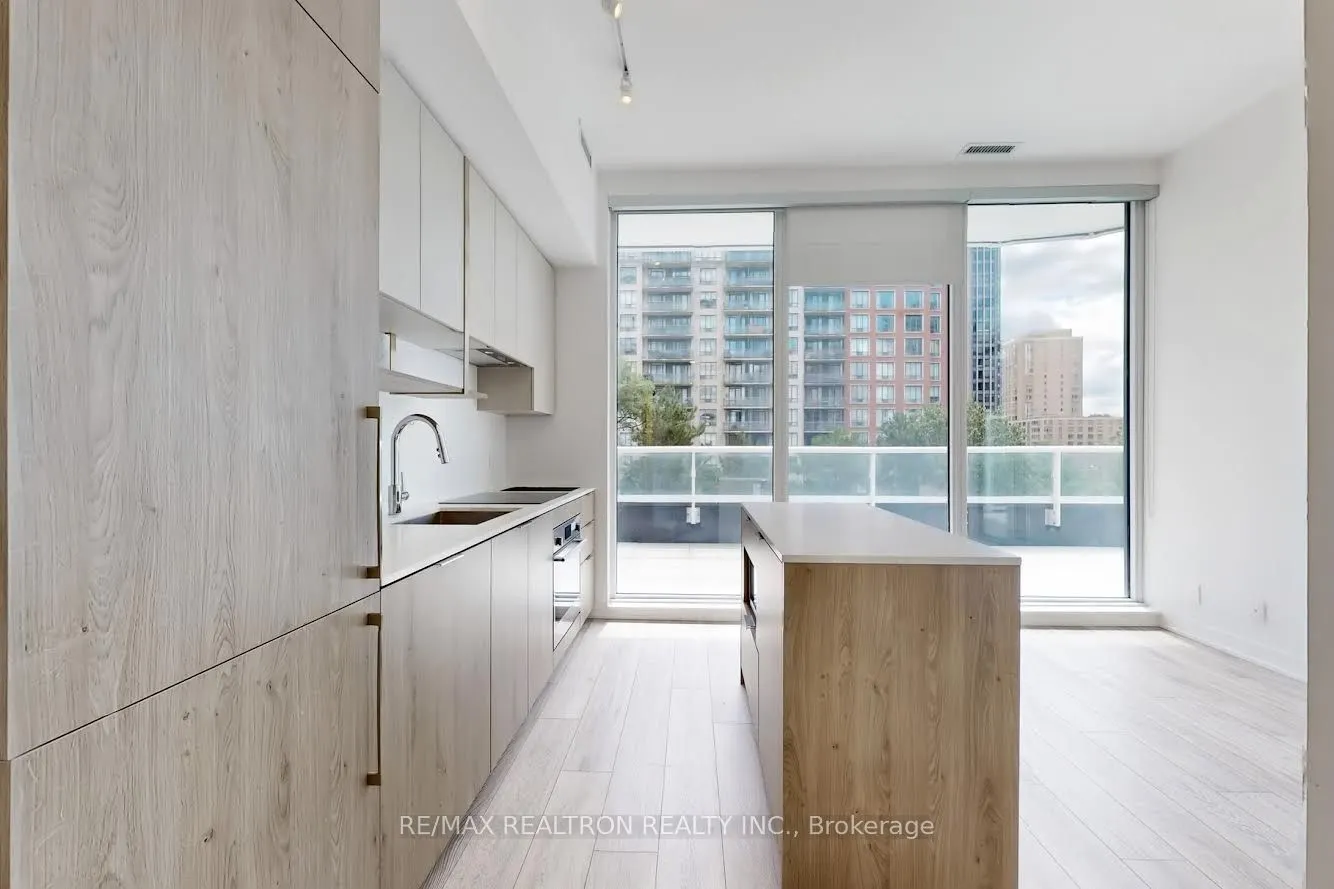 15 Holmes Avenue, ##402