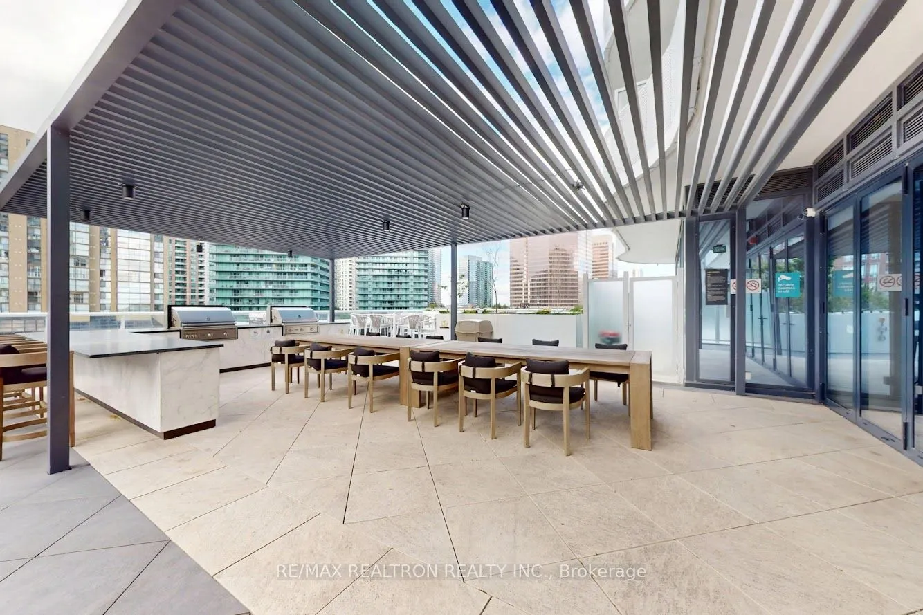 15 Holmes Avenue, ##402