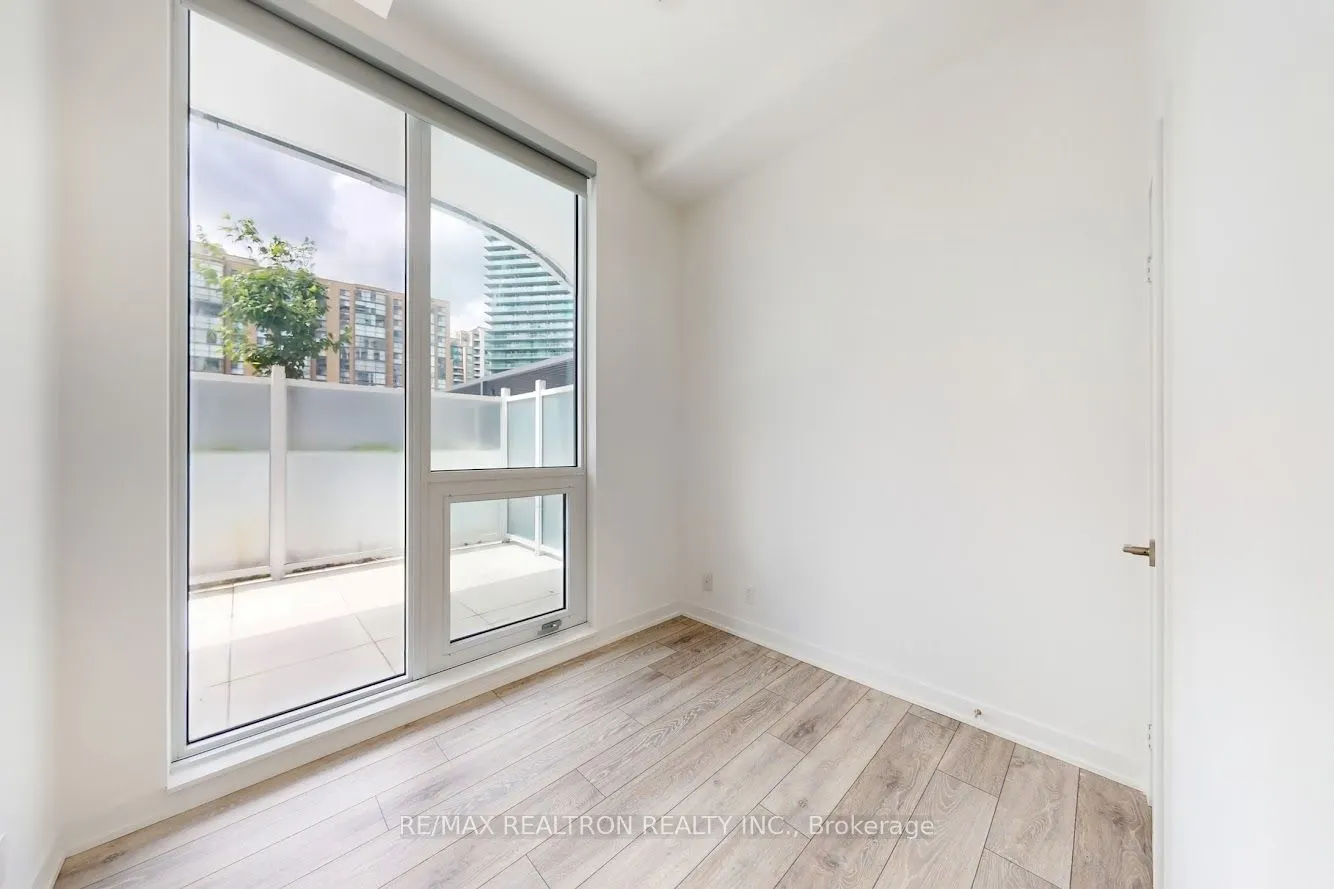15 Holmes Avenue, ##402