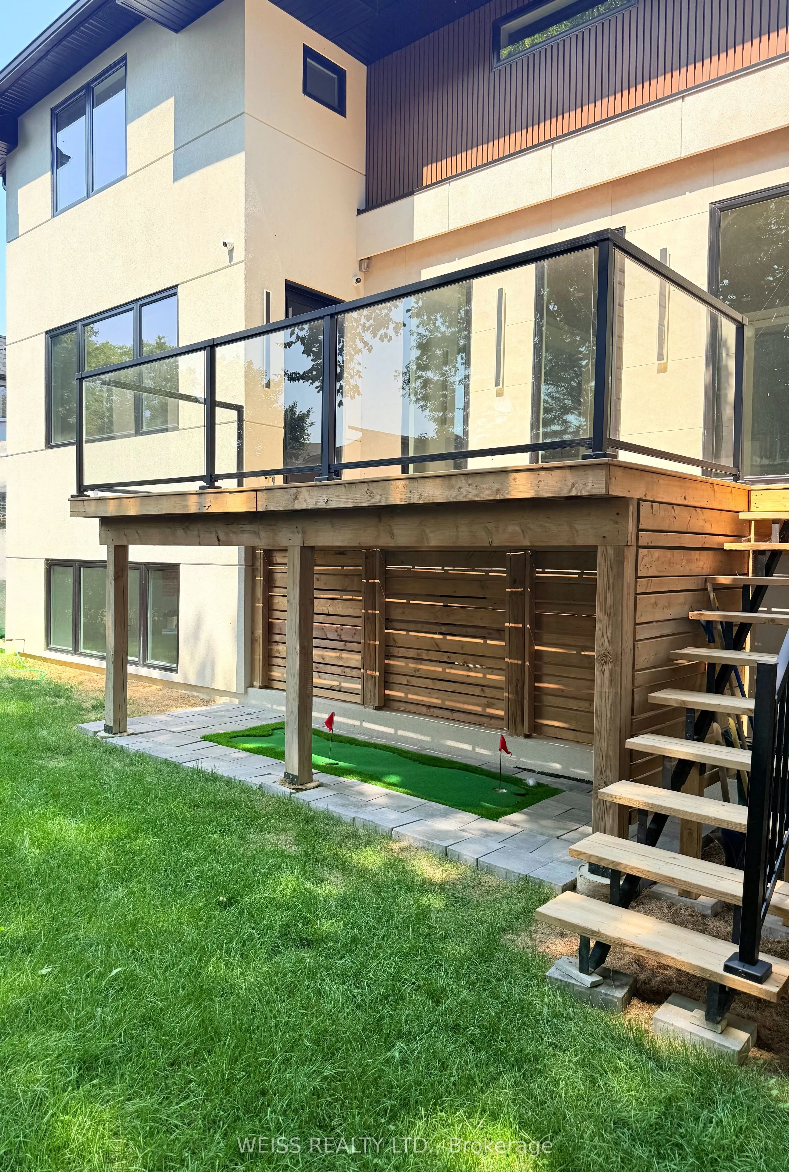 137 Bannockburn Avenue