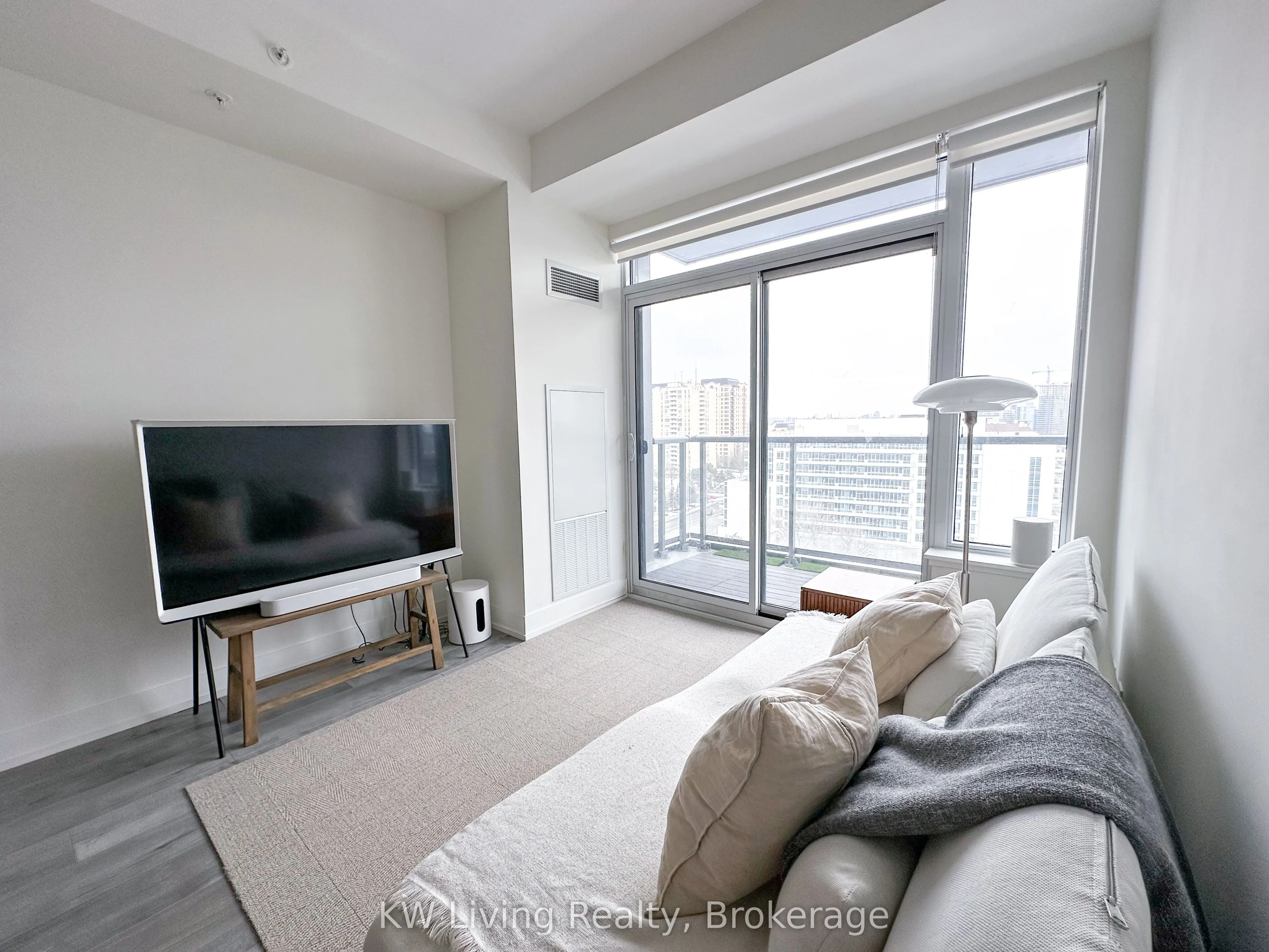 7 Kenaston Gardens, #1003
