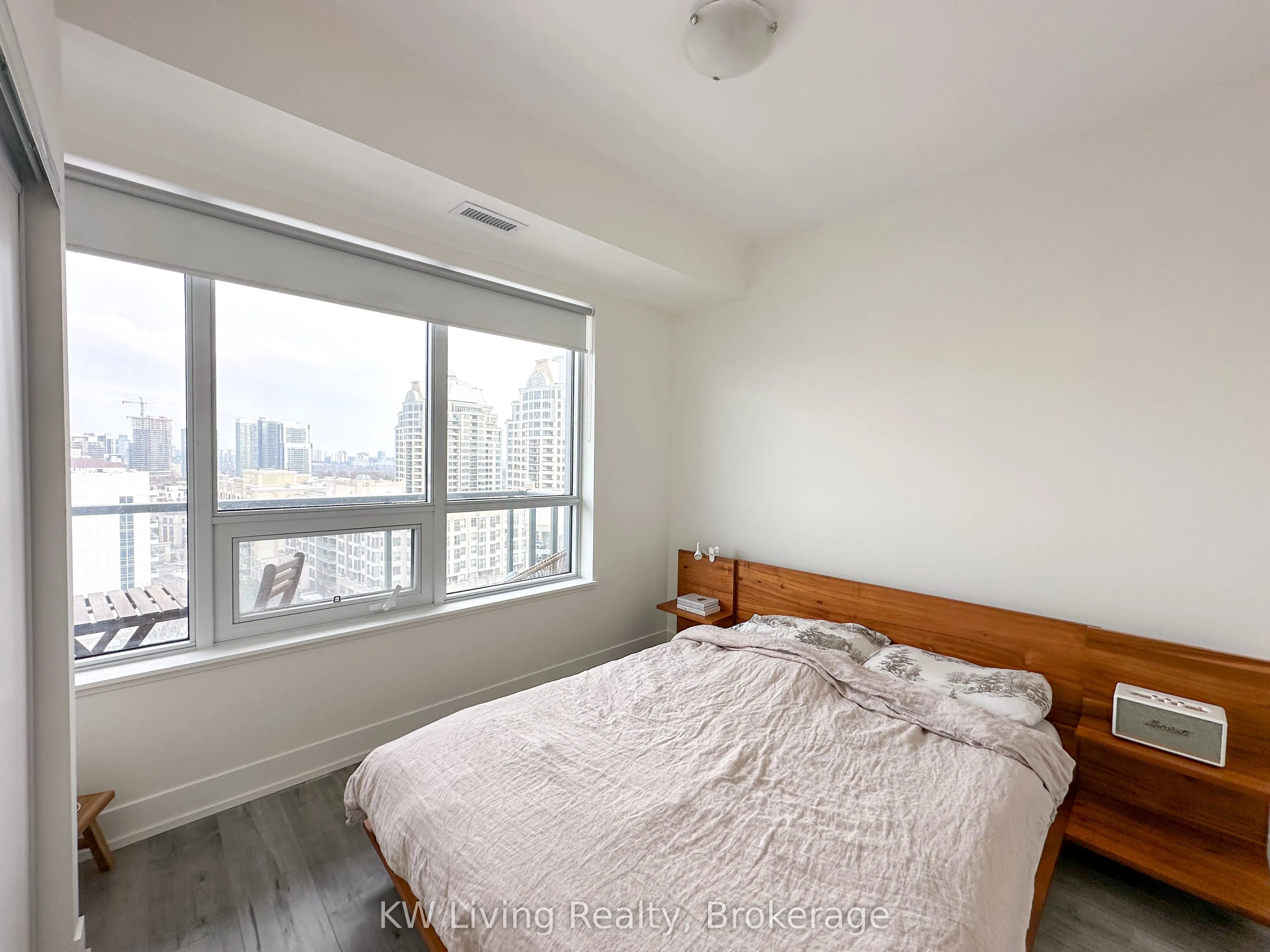 7 Kenaston Gardens, #1003