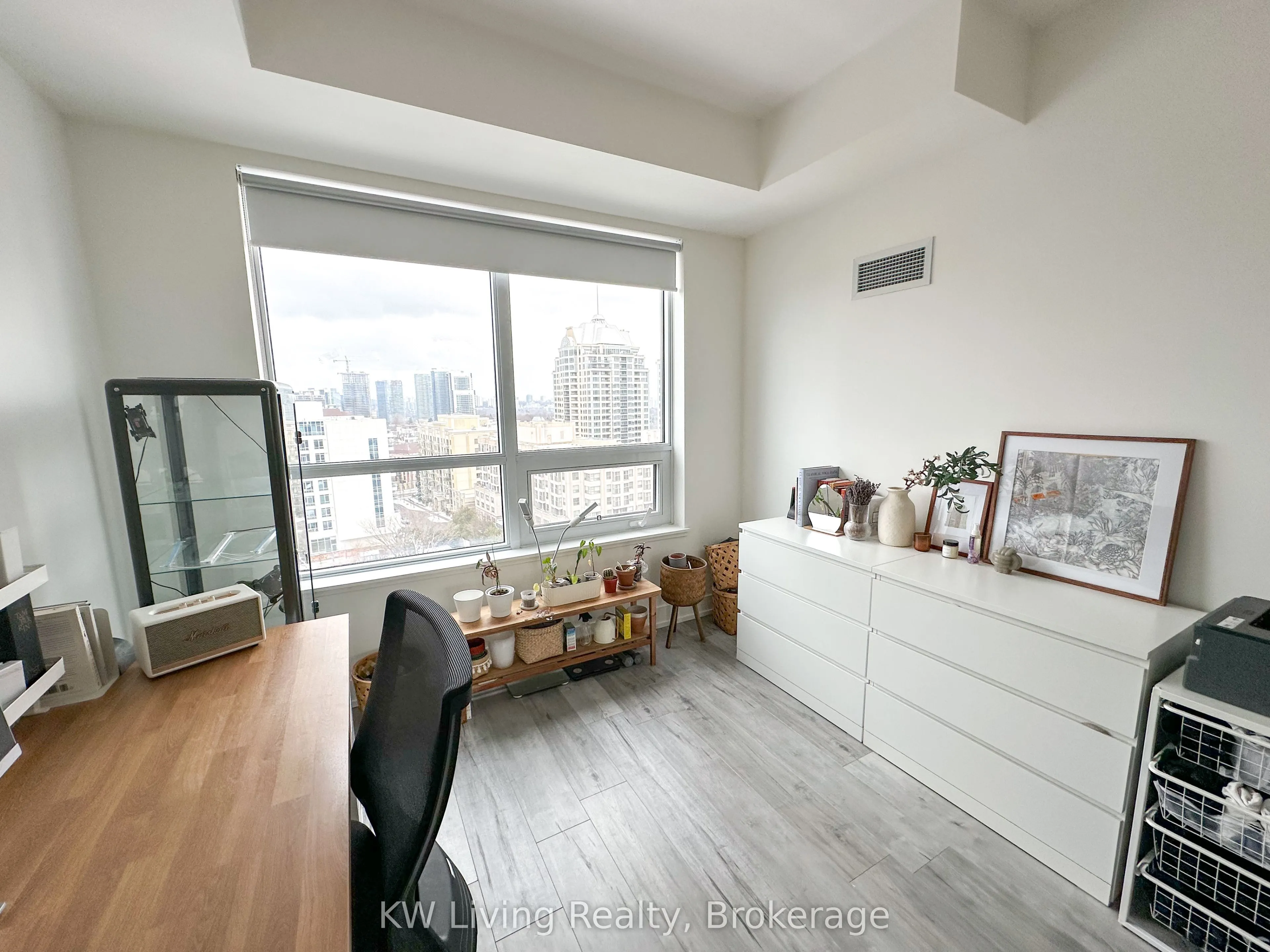 7 Kenaston Gardens, #1003