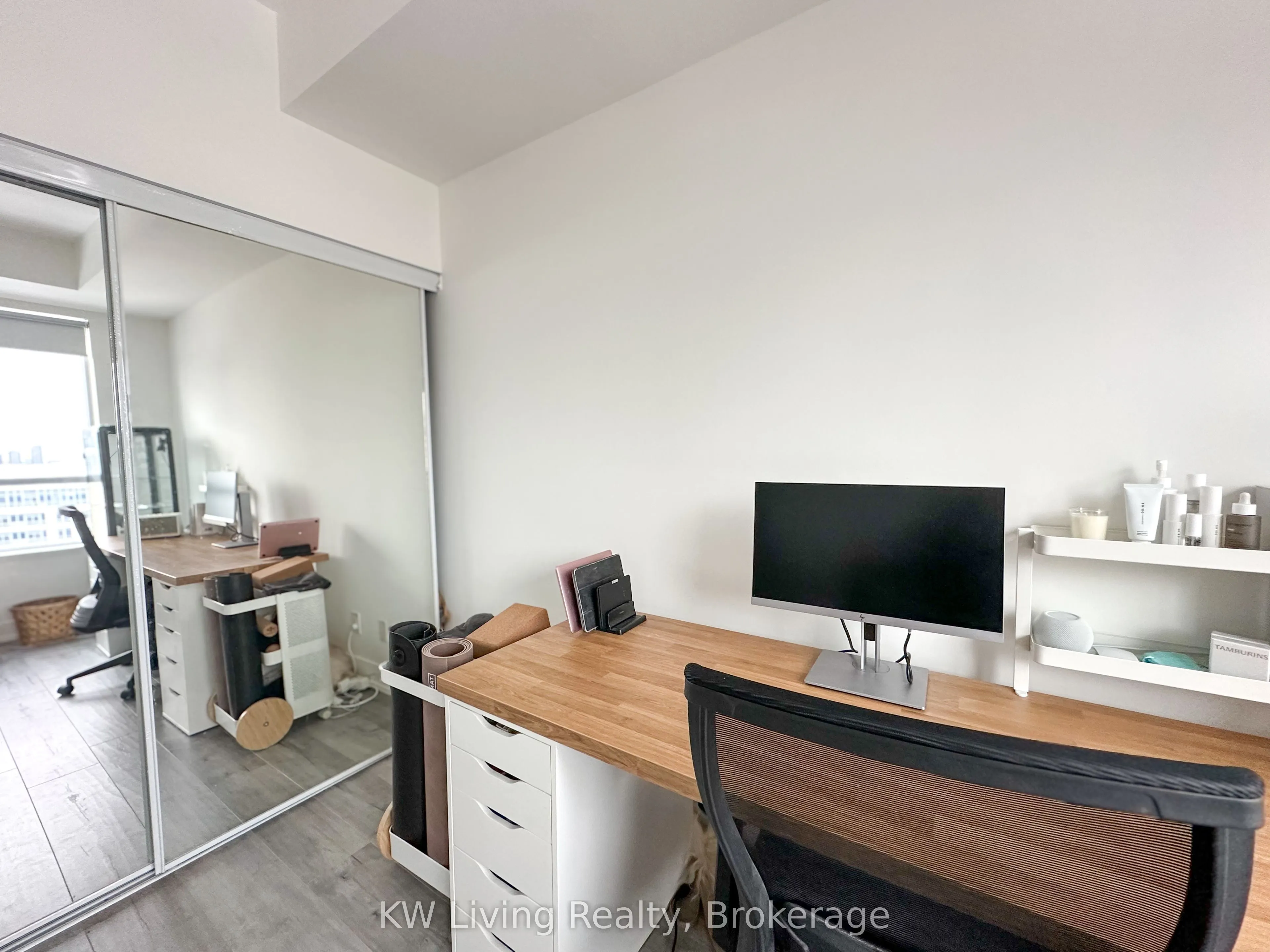 7 Kenaston Gardens, #1003