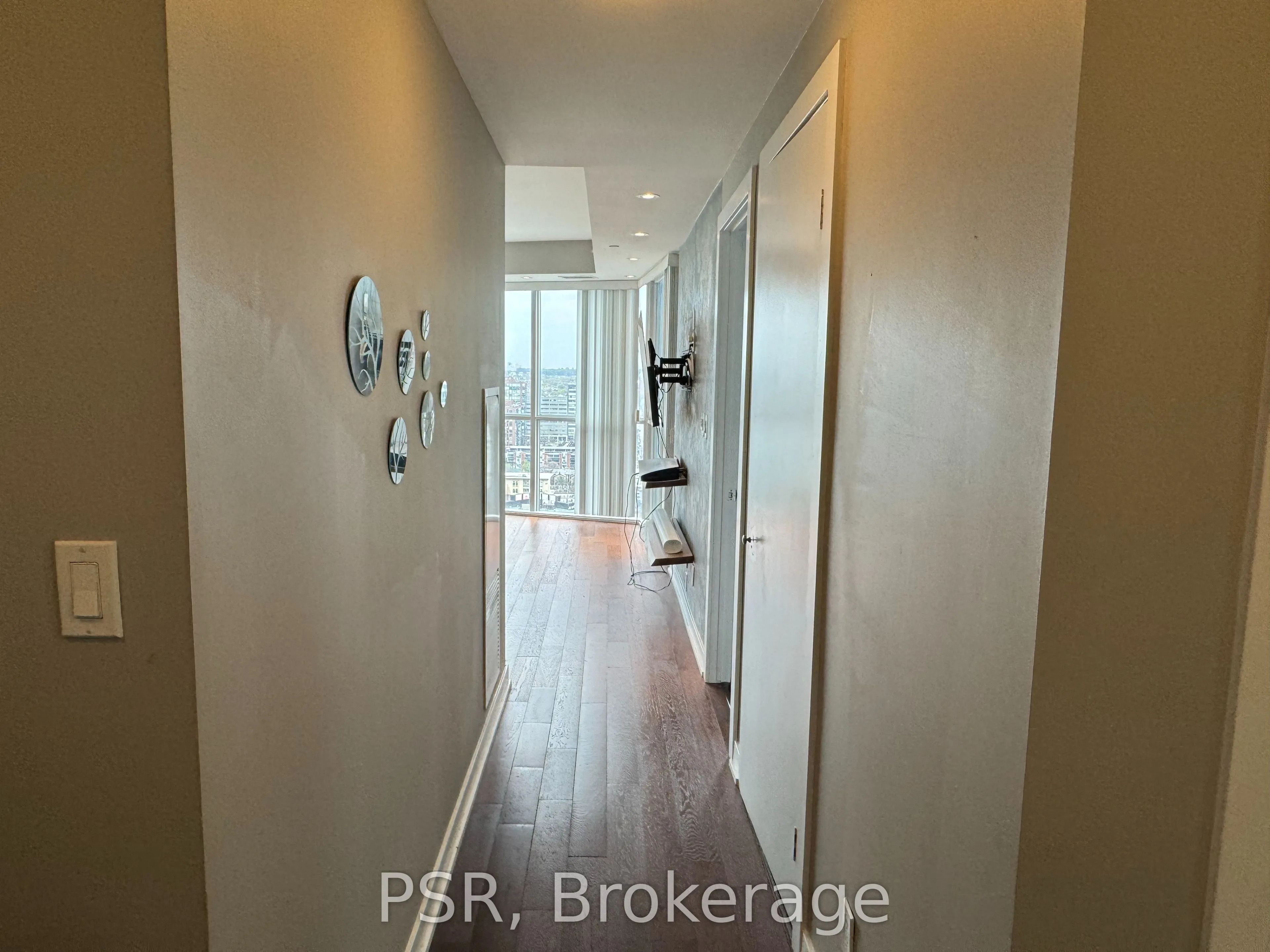 20 Bruyeres Mews, #2703