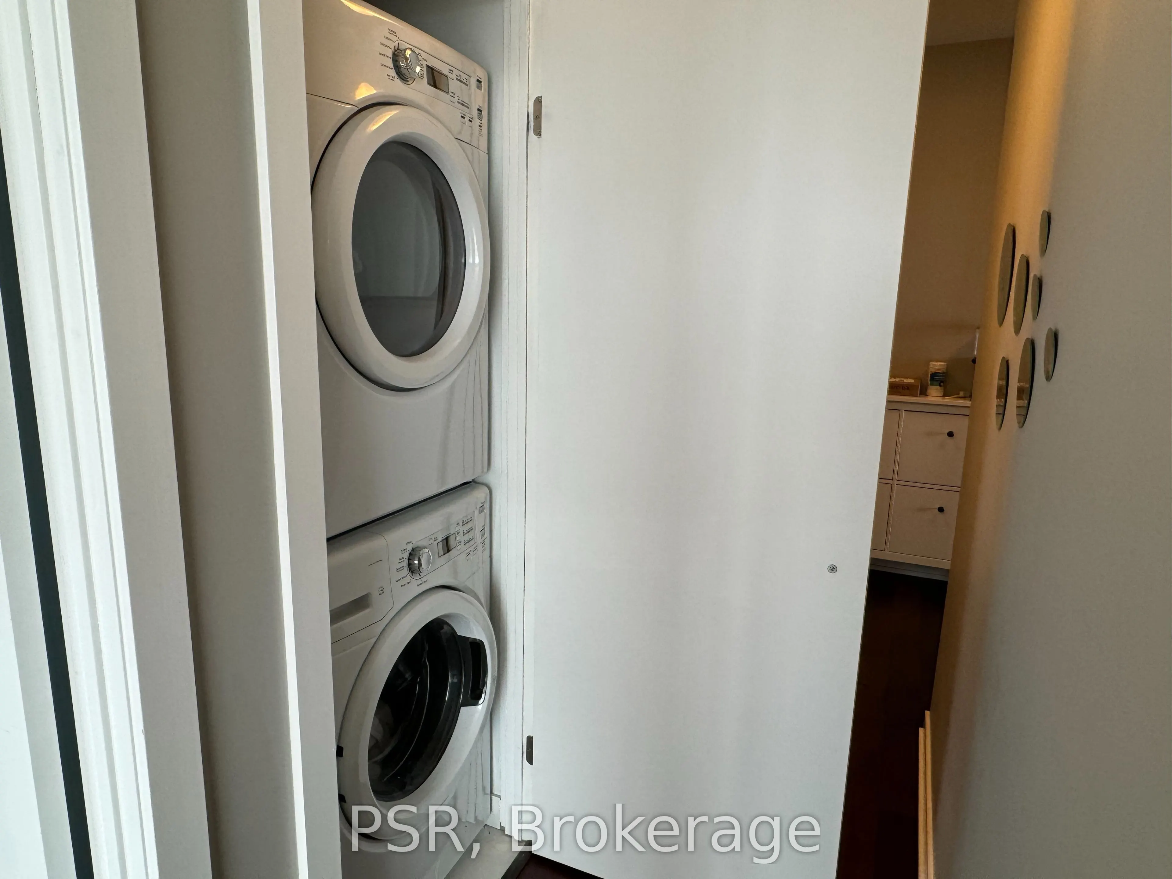 20 Bruyeres Mews, #2703