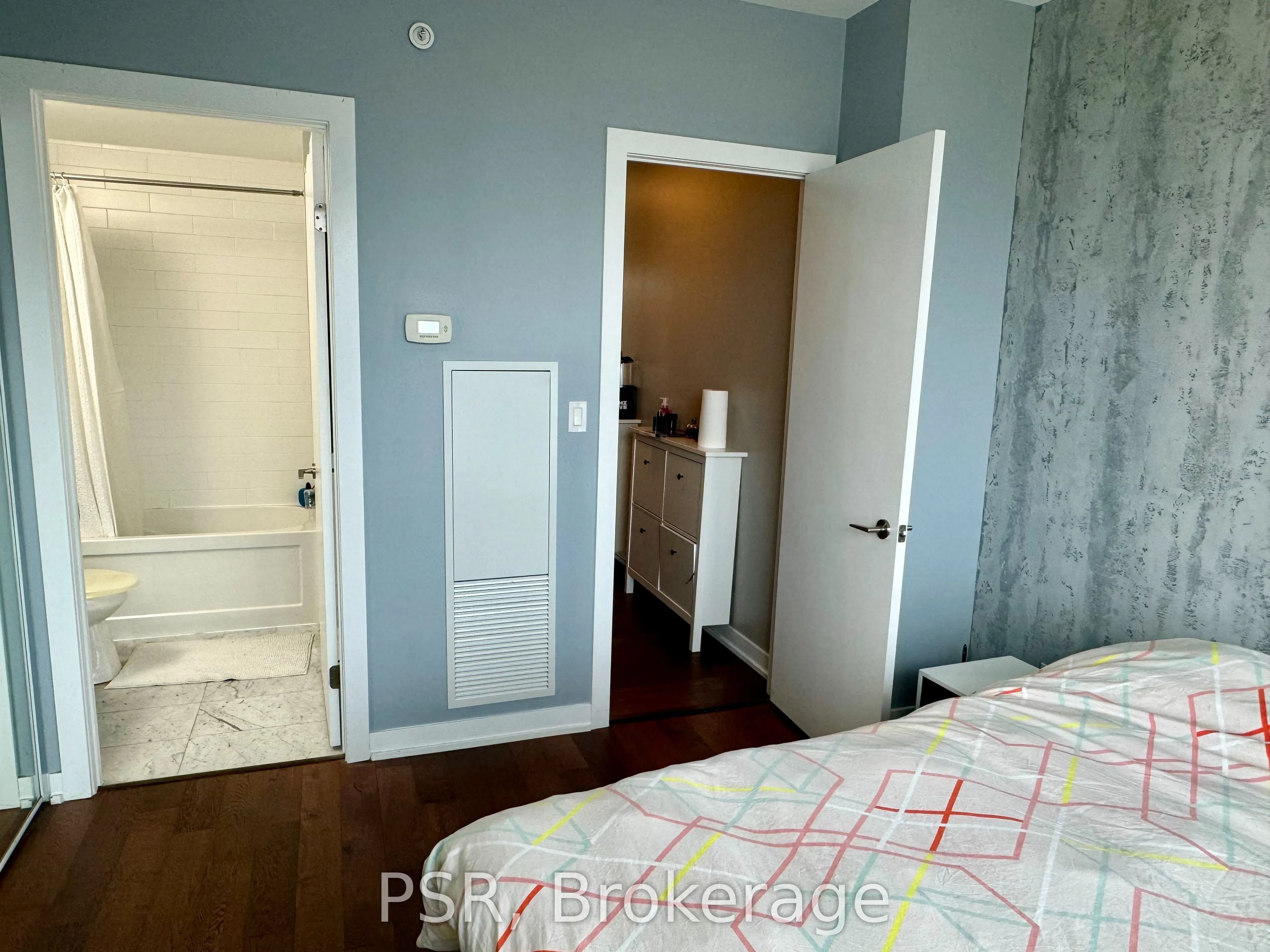 20 Bruyeres Mews, #2703