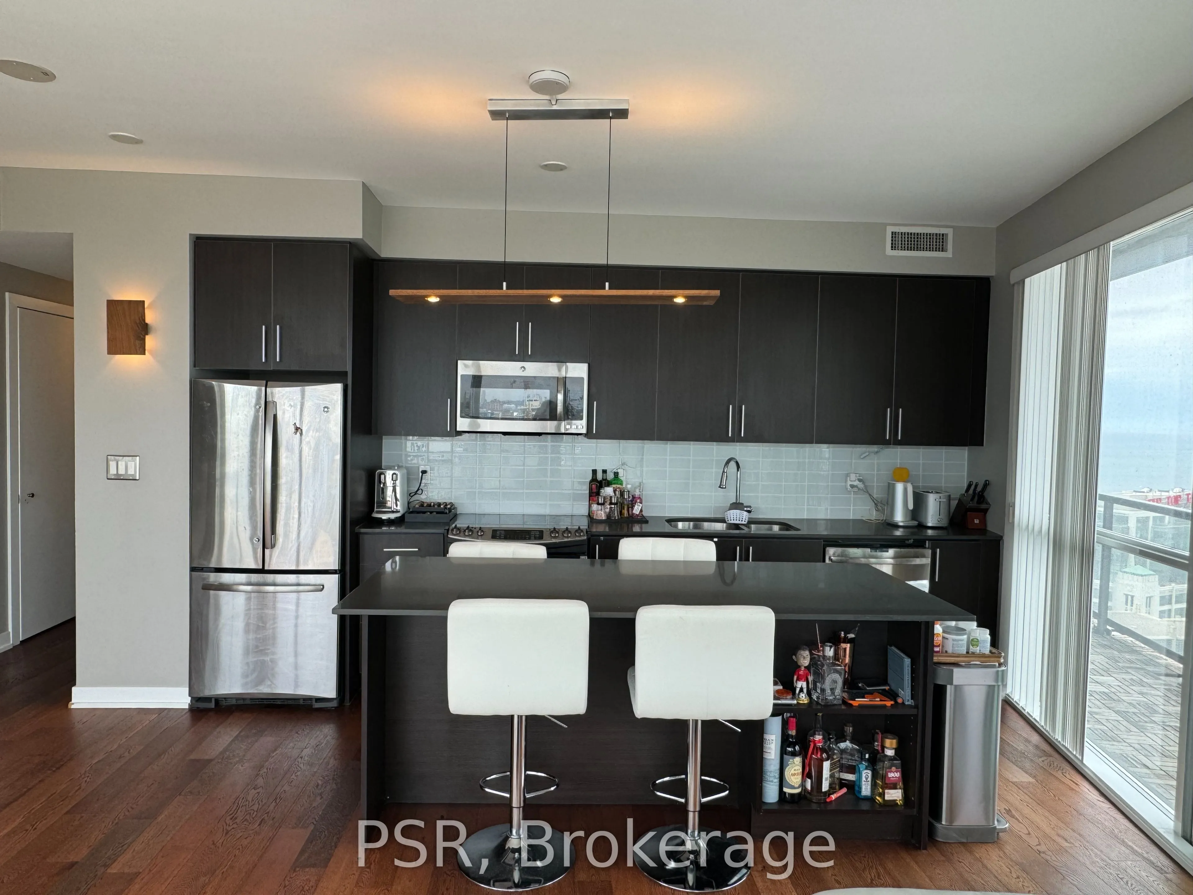 20 Bruyeres Mews, #2703