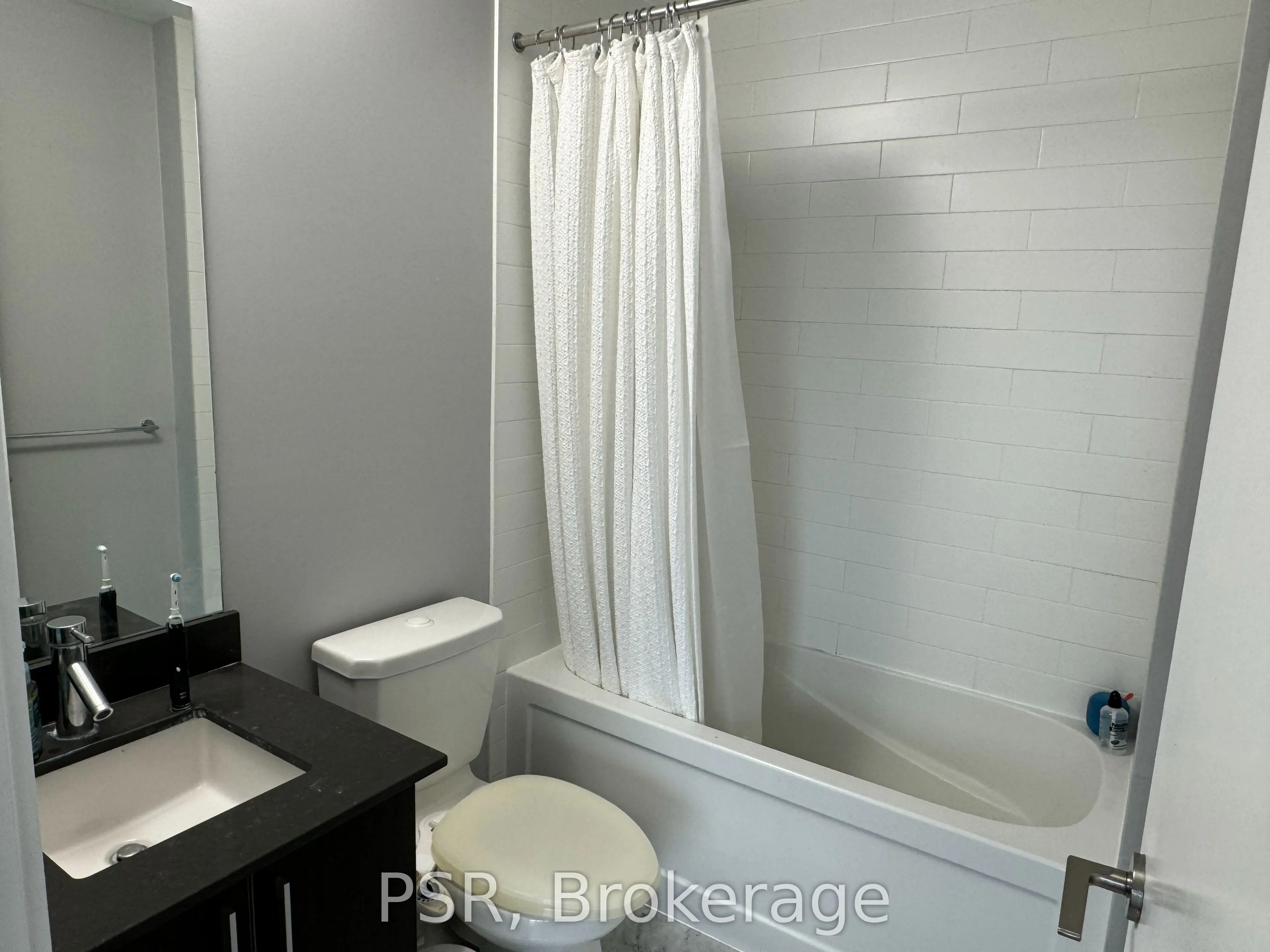 20 Bruyeres Mews, #2703