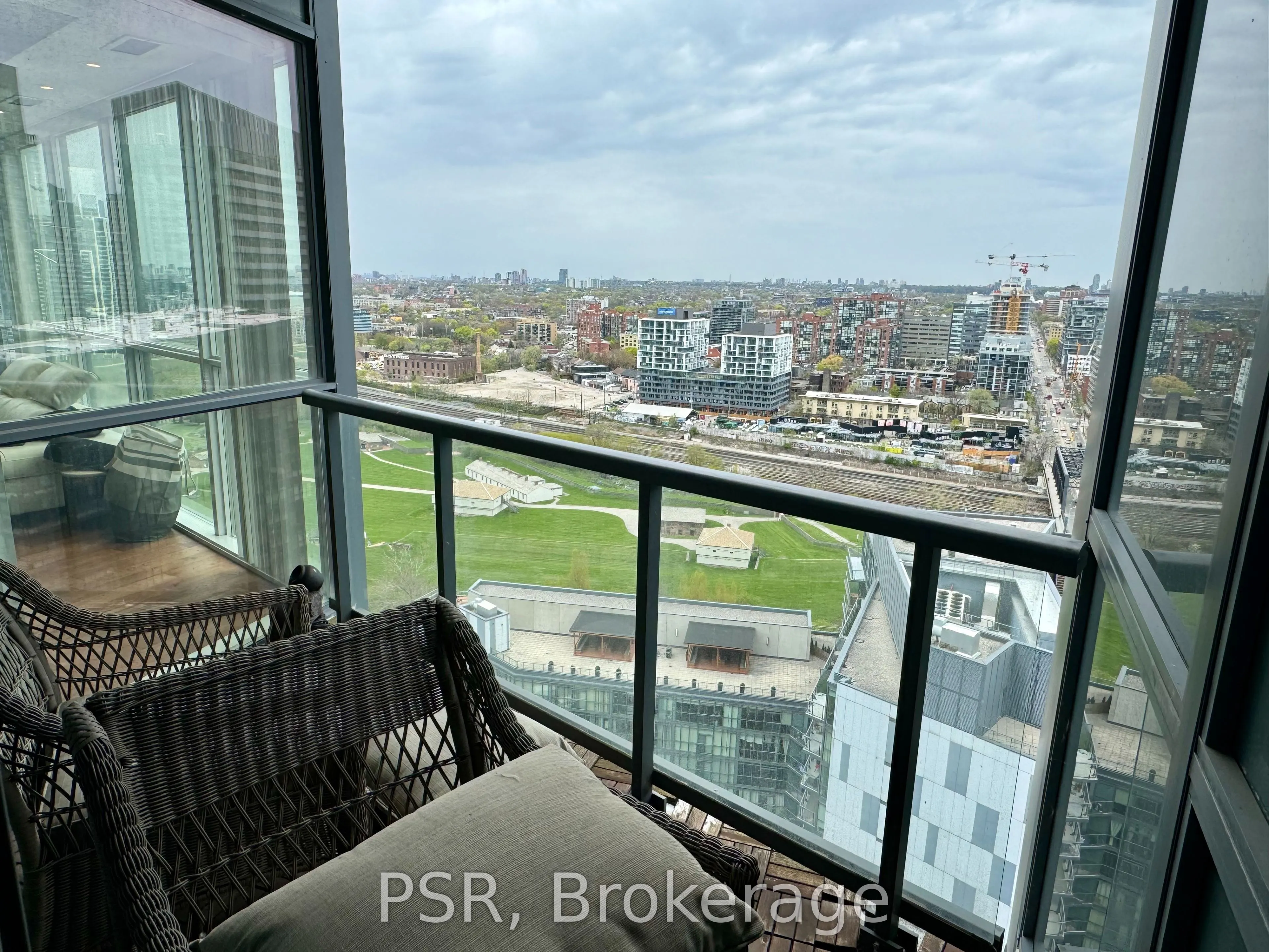 20 Bruyeres Mews, #2703