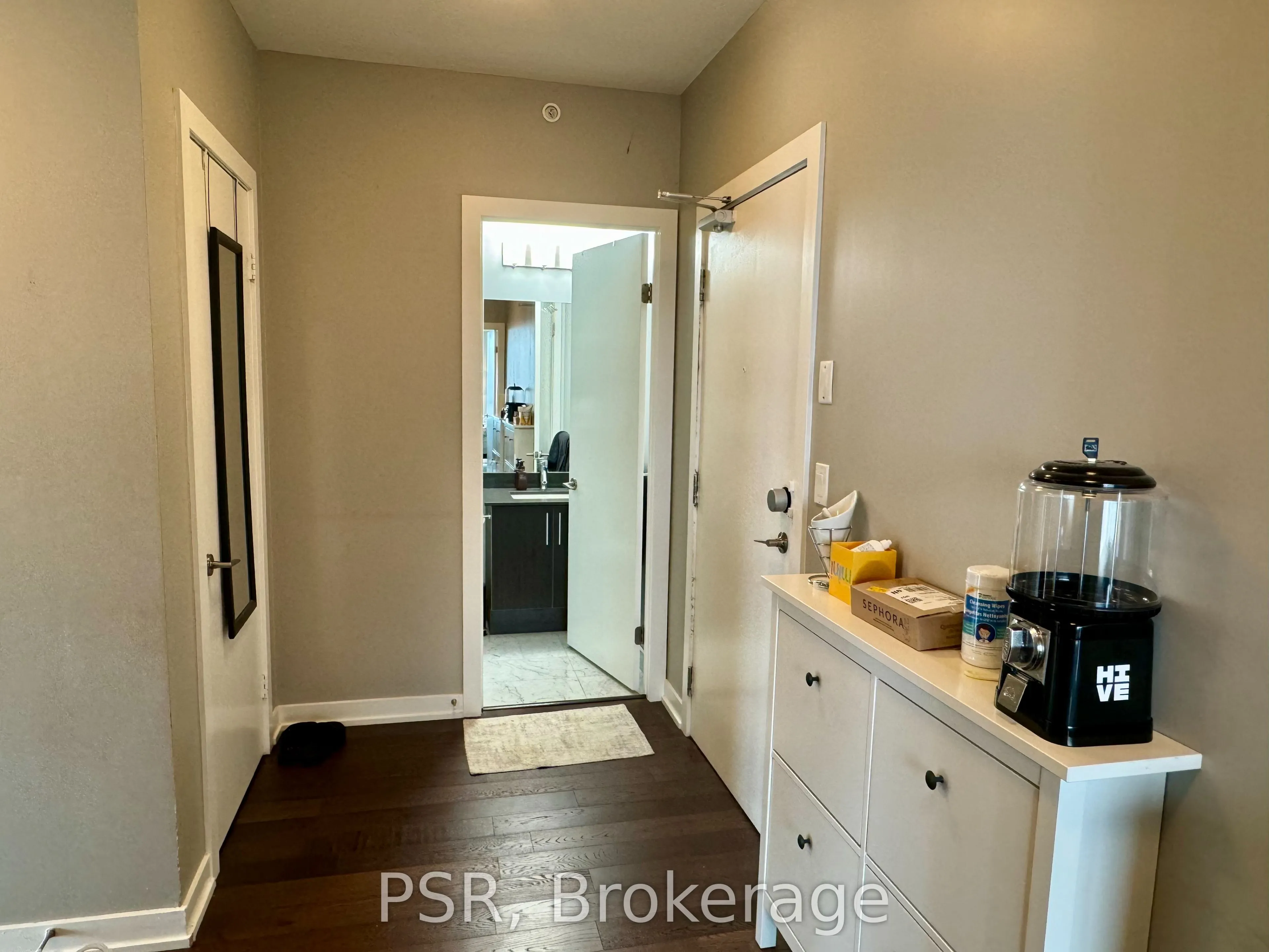20 Bruyeres Mews, #2703