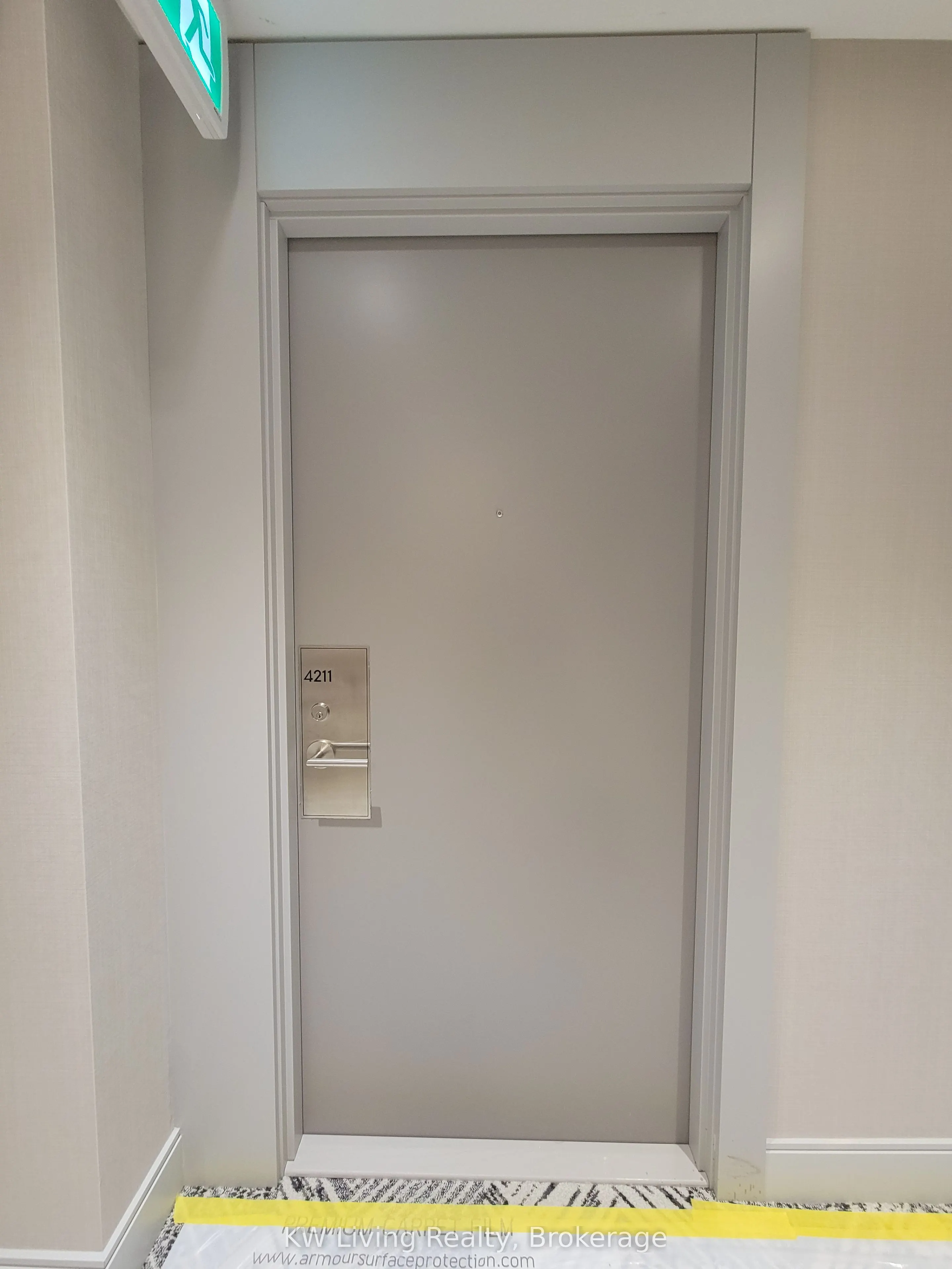 8 Widmer Street, #4211