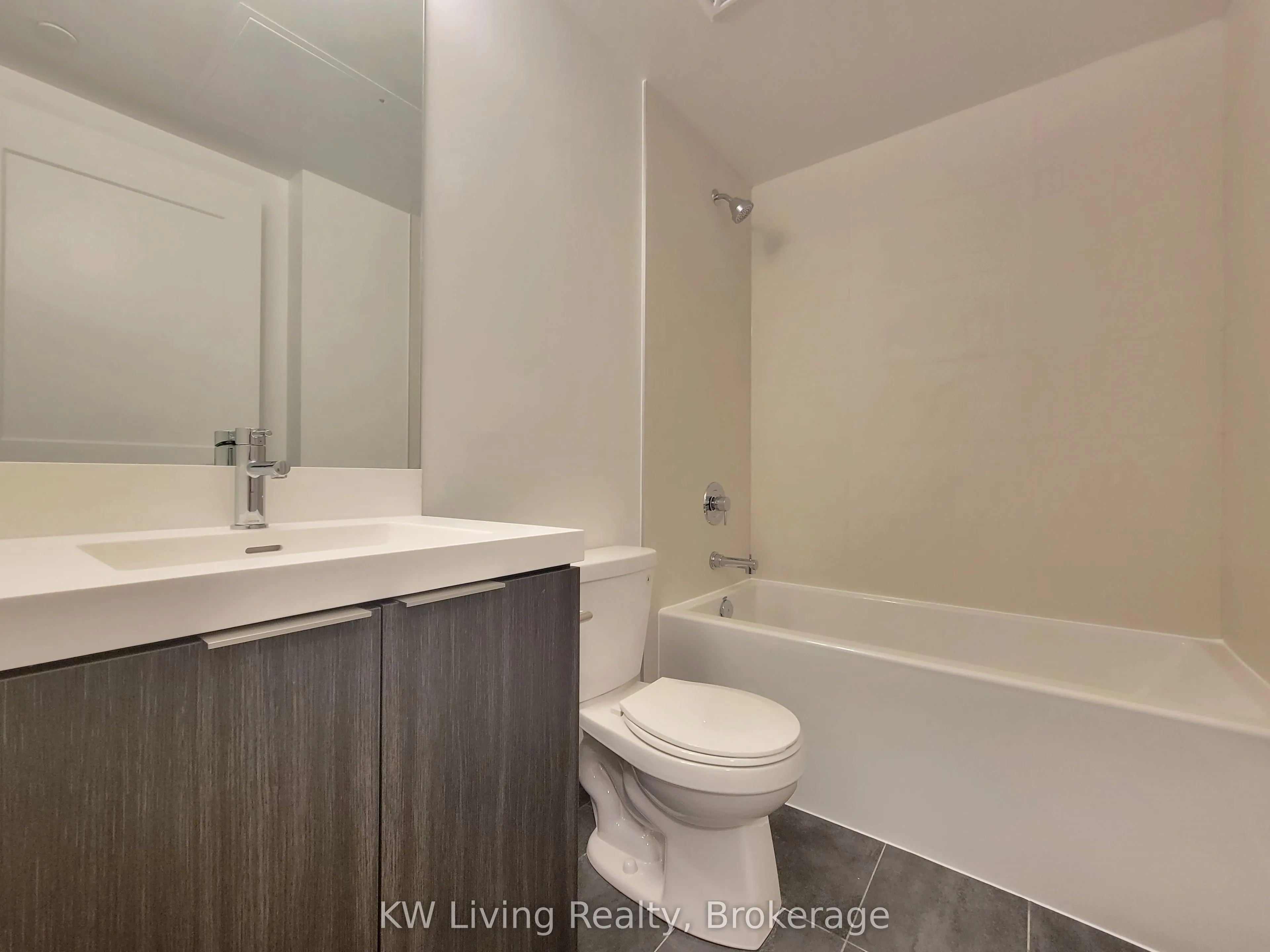 8 Widmer Street, #4211