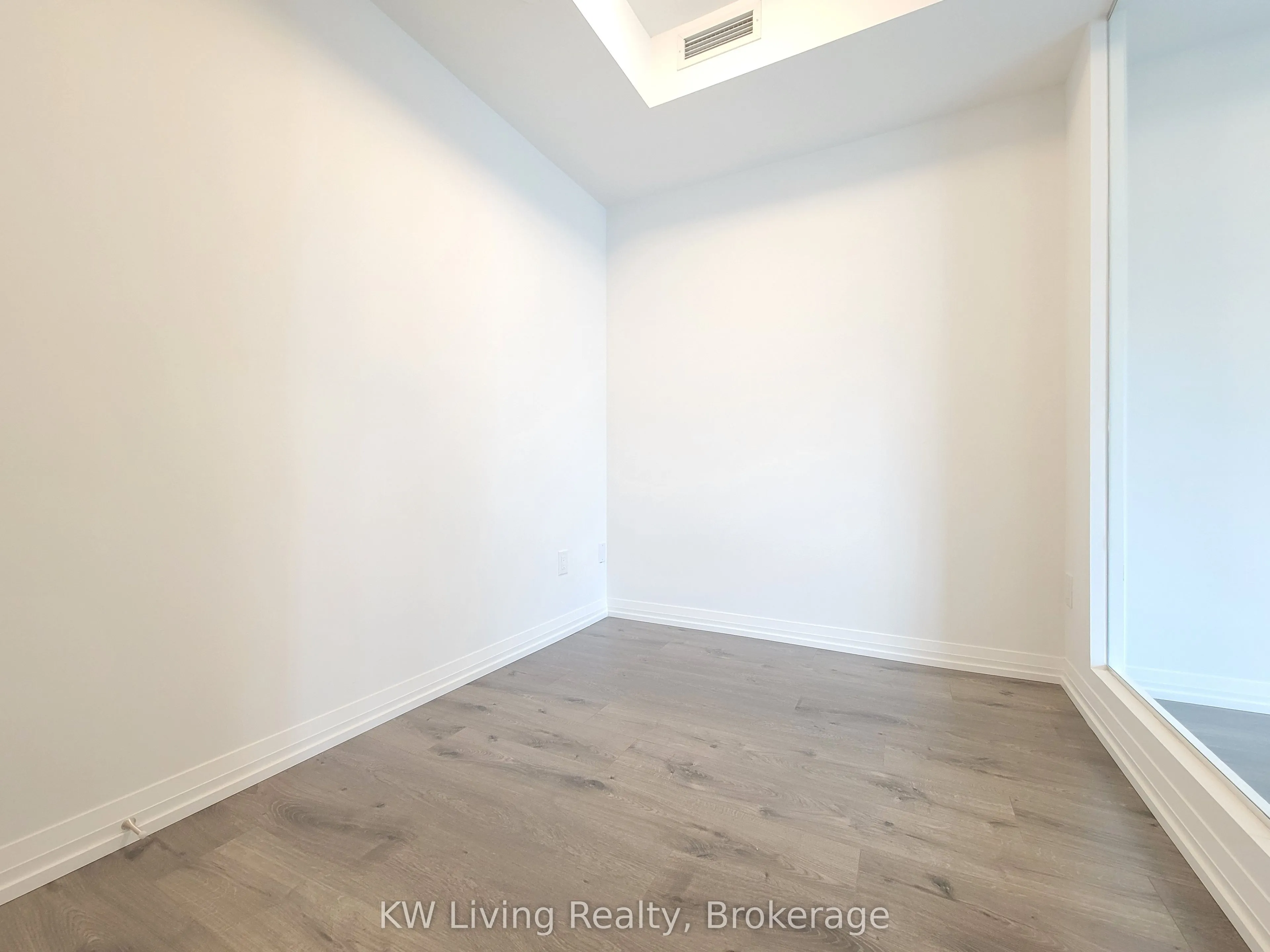8 Widmer Street, #4211