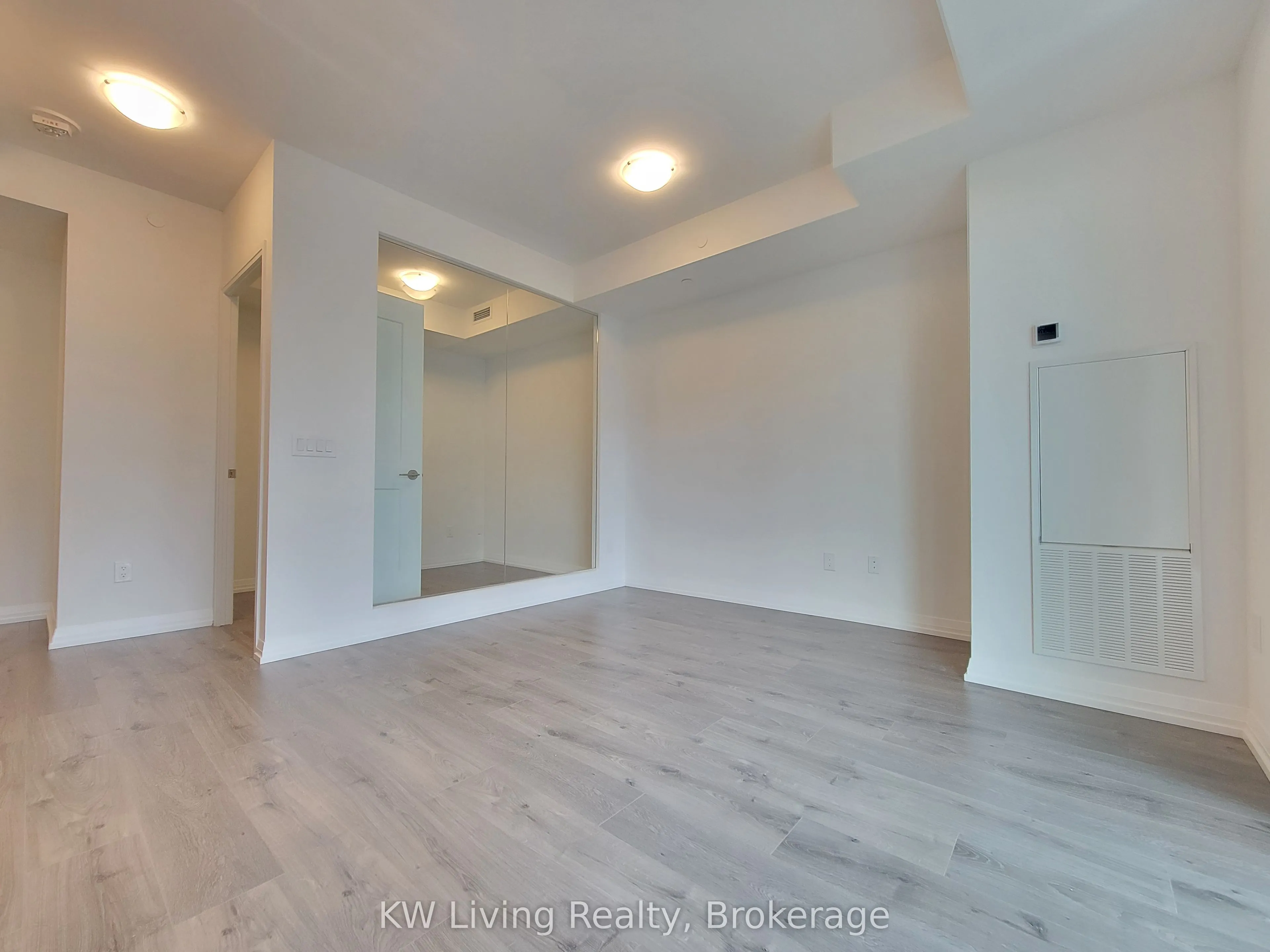 8 Widmer Street, #4211