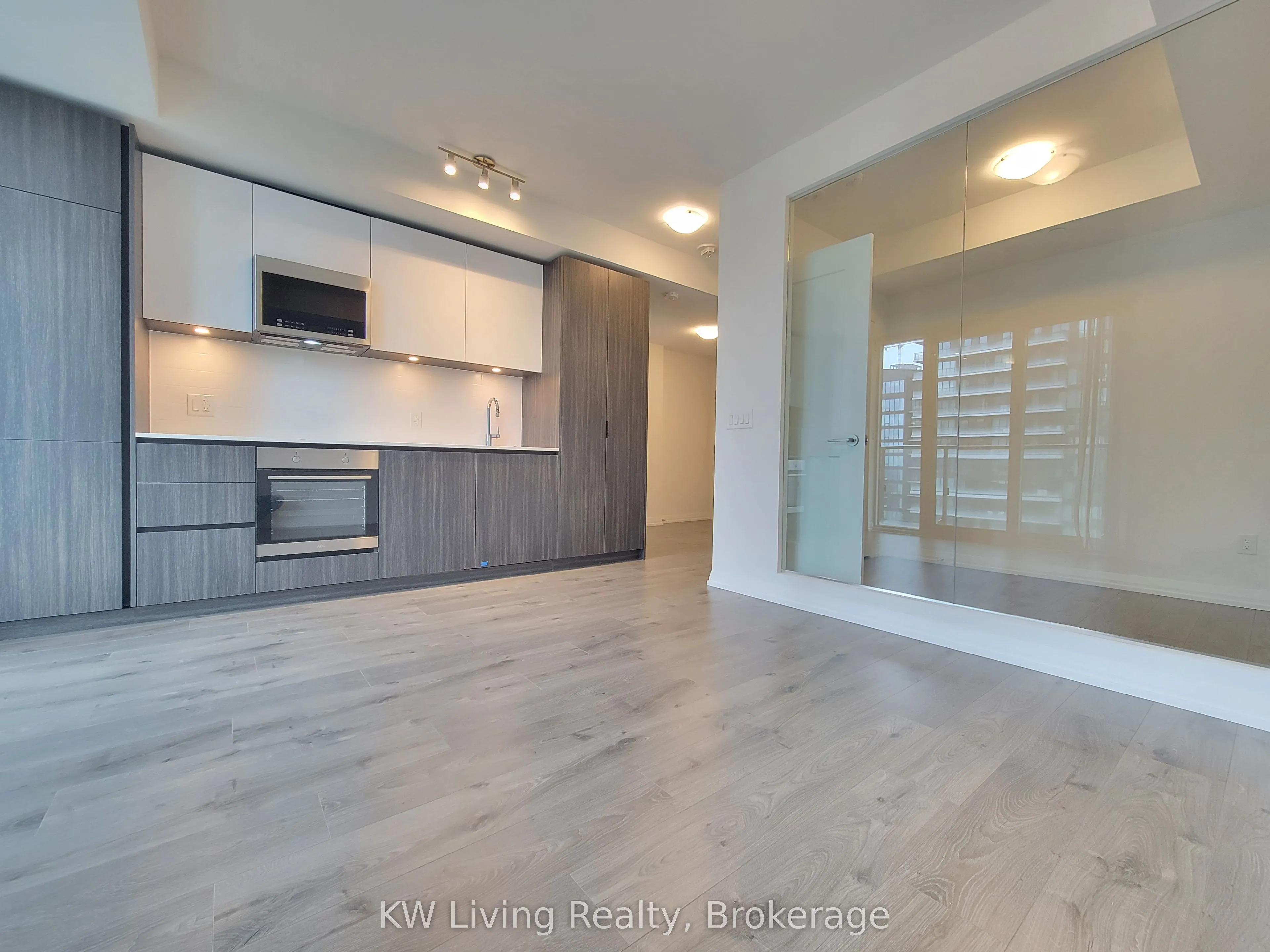 8 Widmer Street, #4211