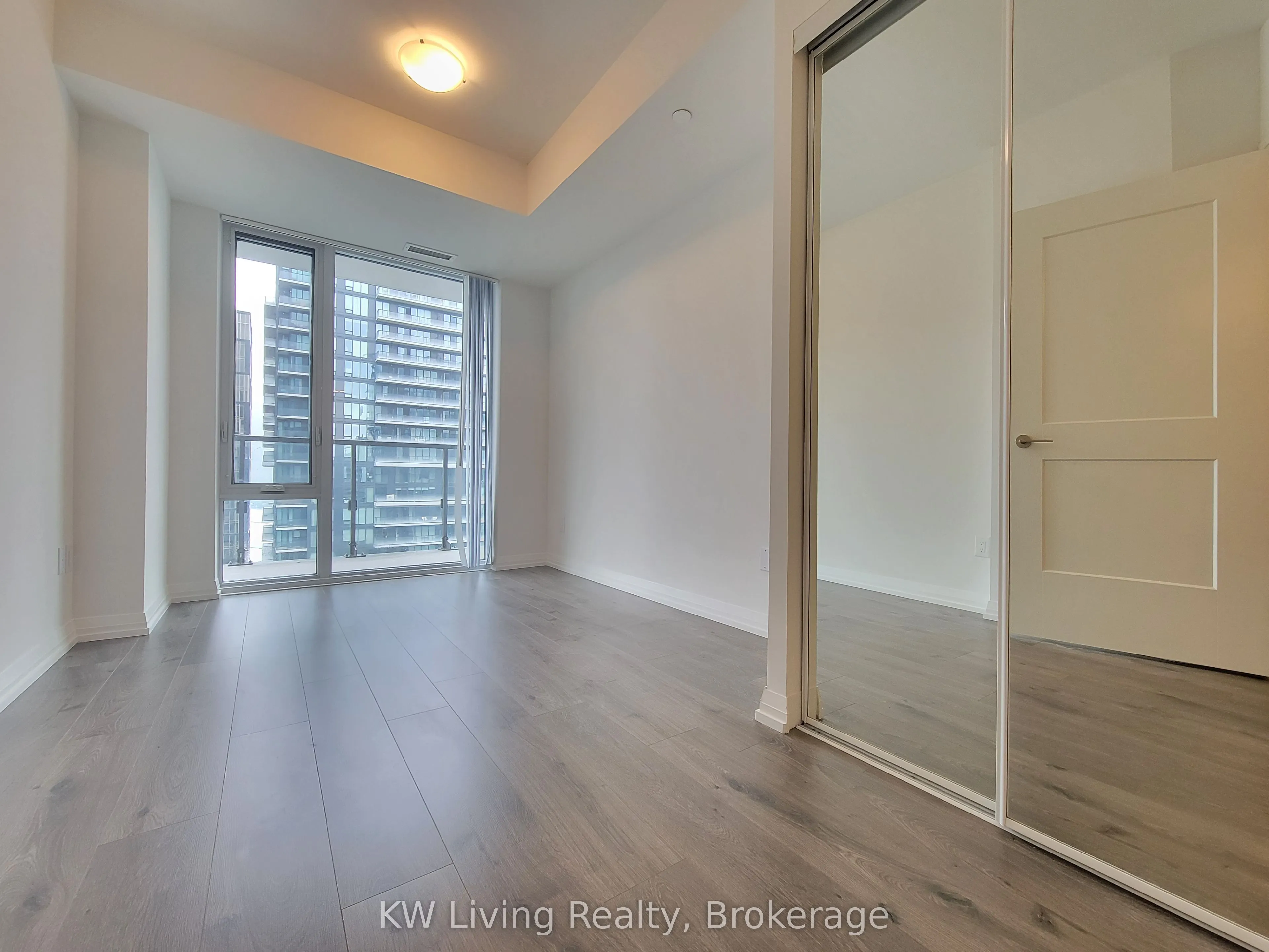 8 Widmer Street, #4211