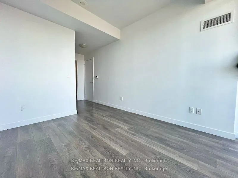 8 Eglinton Avenue E, #5705