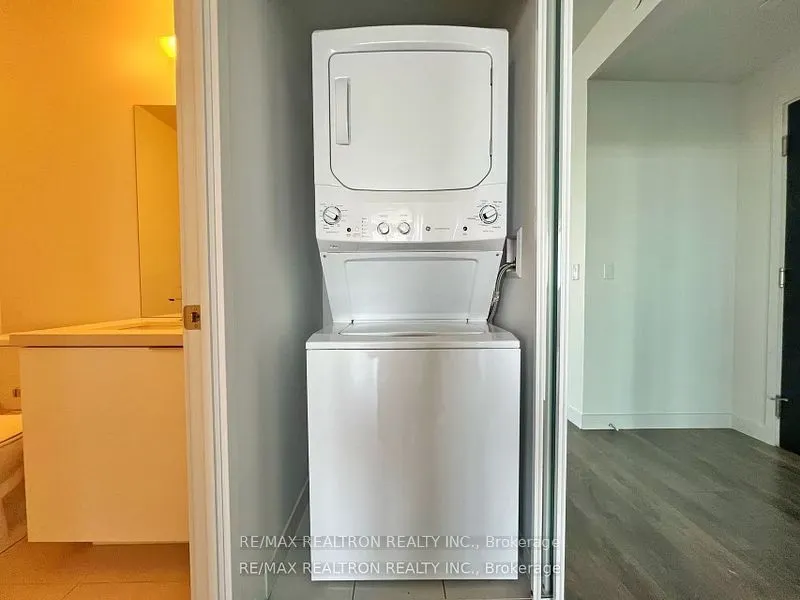8 Eglinton Avenue E, #5705