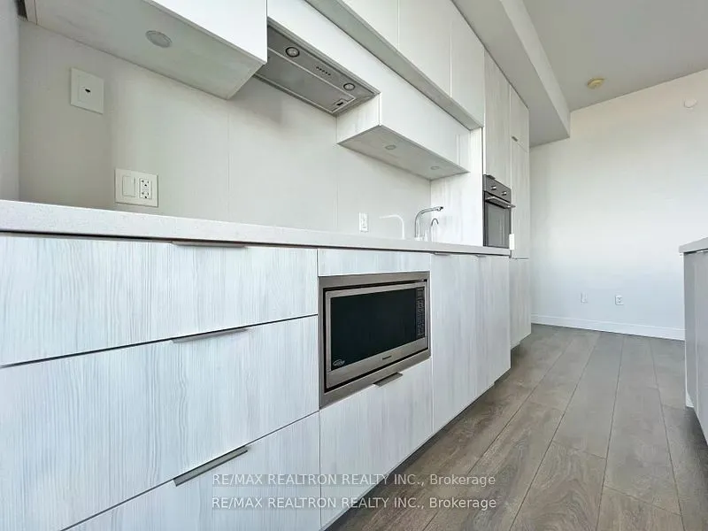 8 Eglinton Avenue E, #5705