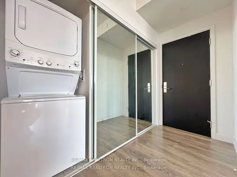 8 Eglinton Avenue E, #5705