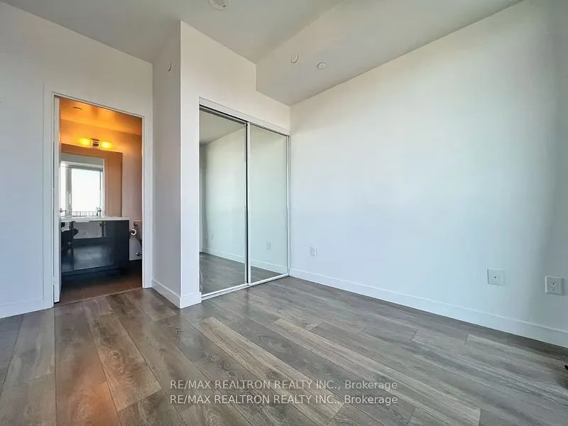 8 Eglinton Avenue E, #5705
