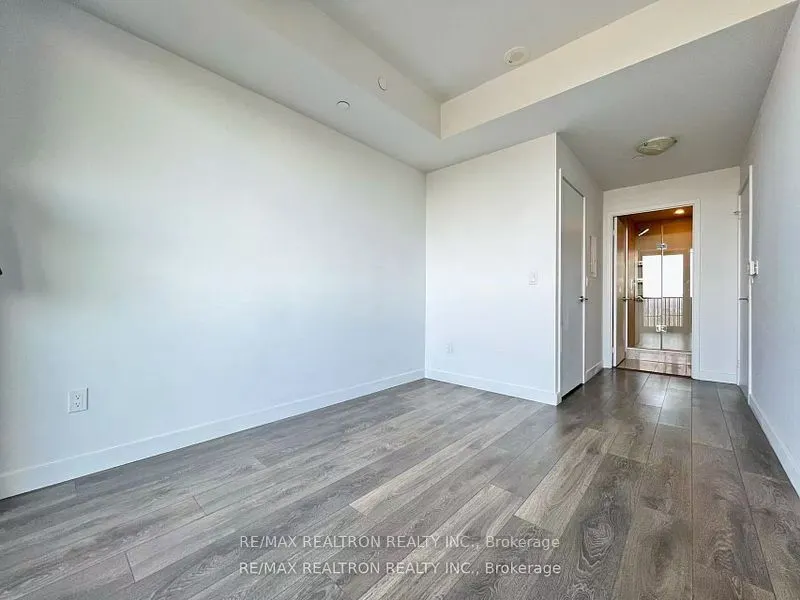 8 Eglinton Avenue E, #5705