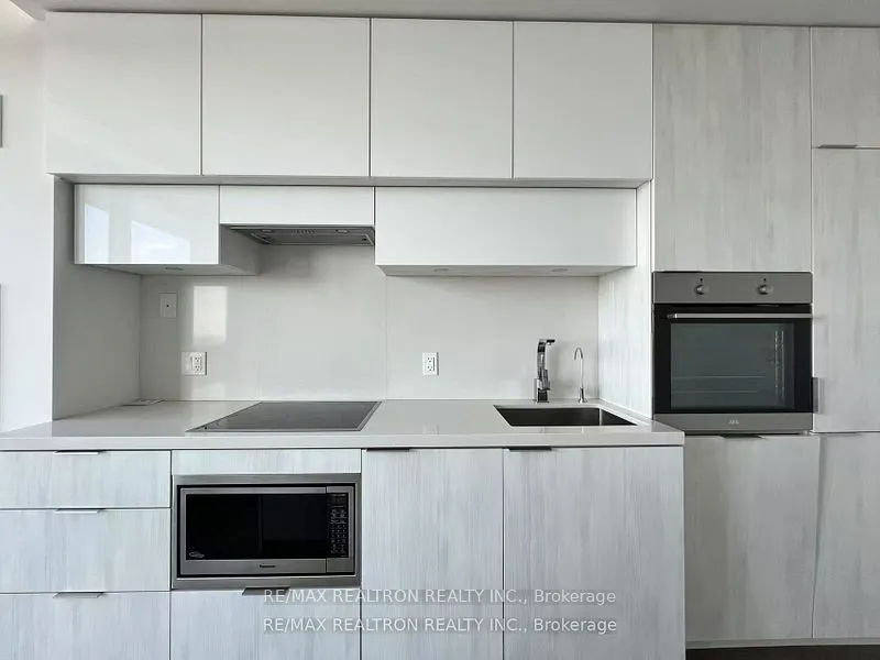 8 Eglinton Avenue E, #5705