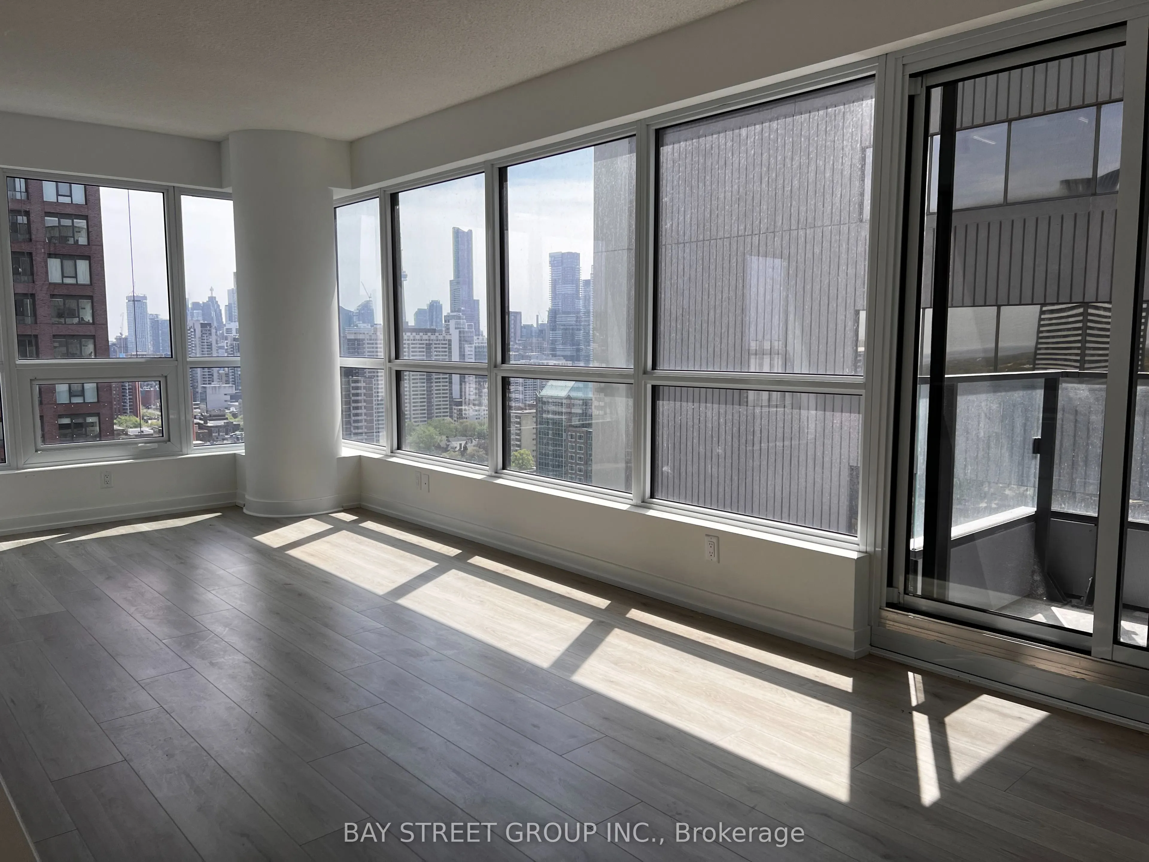 395 Bloor Street E, #2002