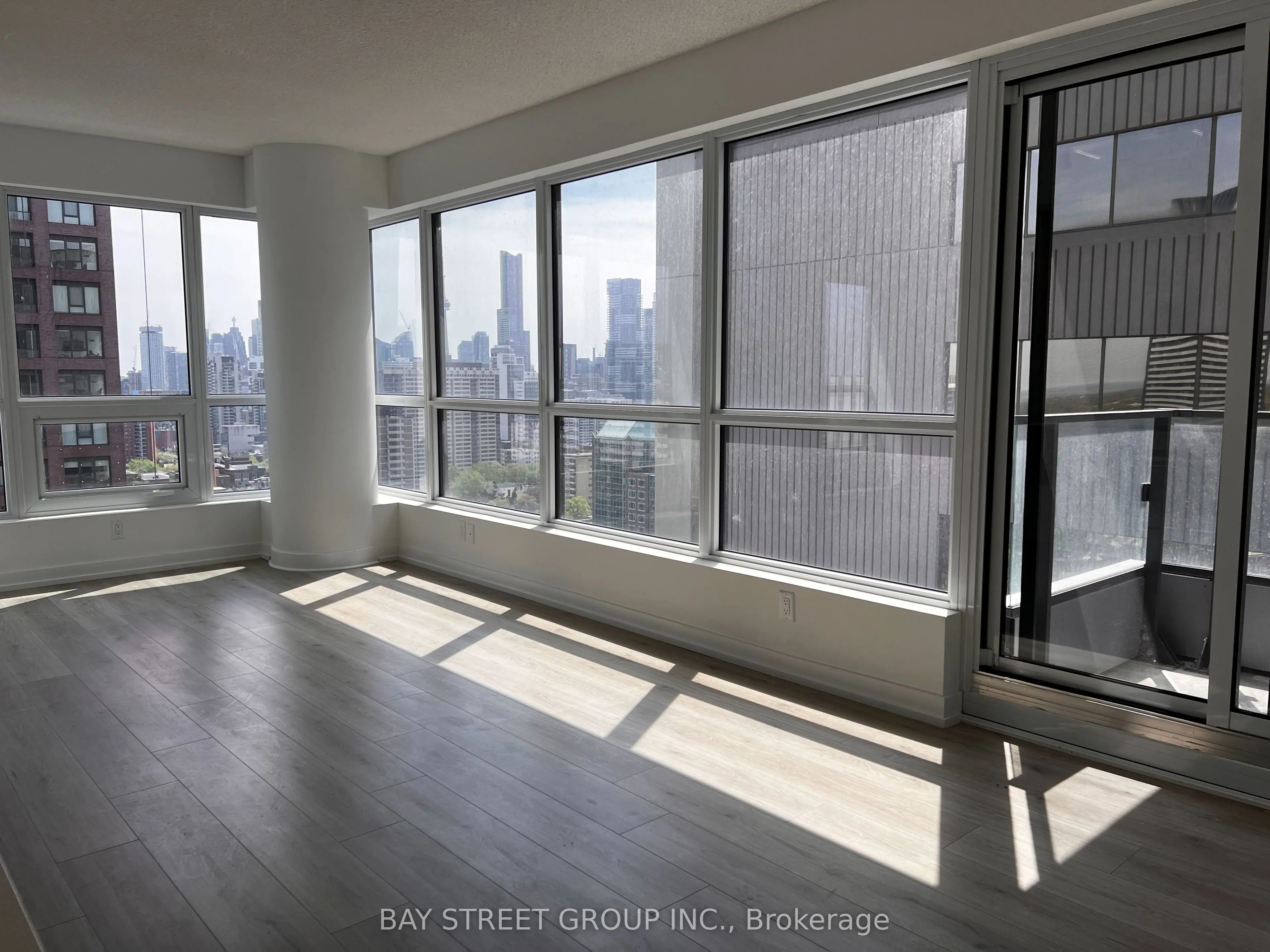 395 Bloor Street E, #2002