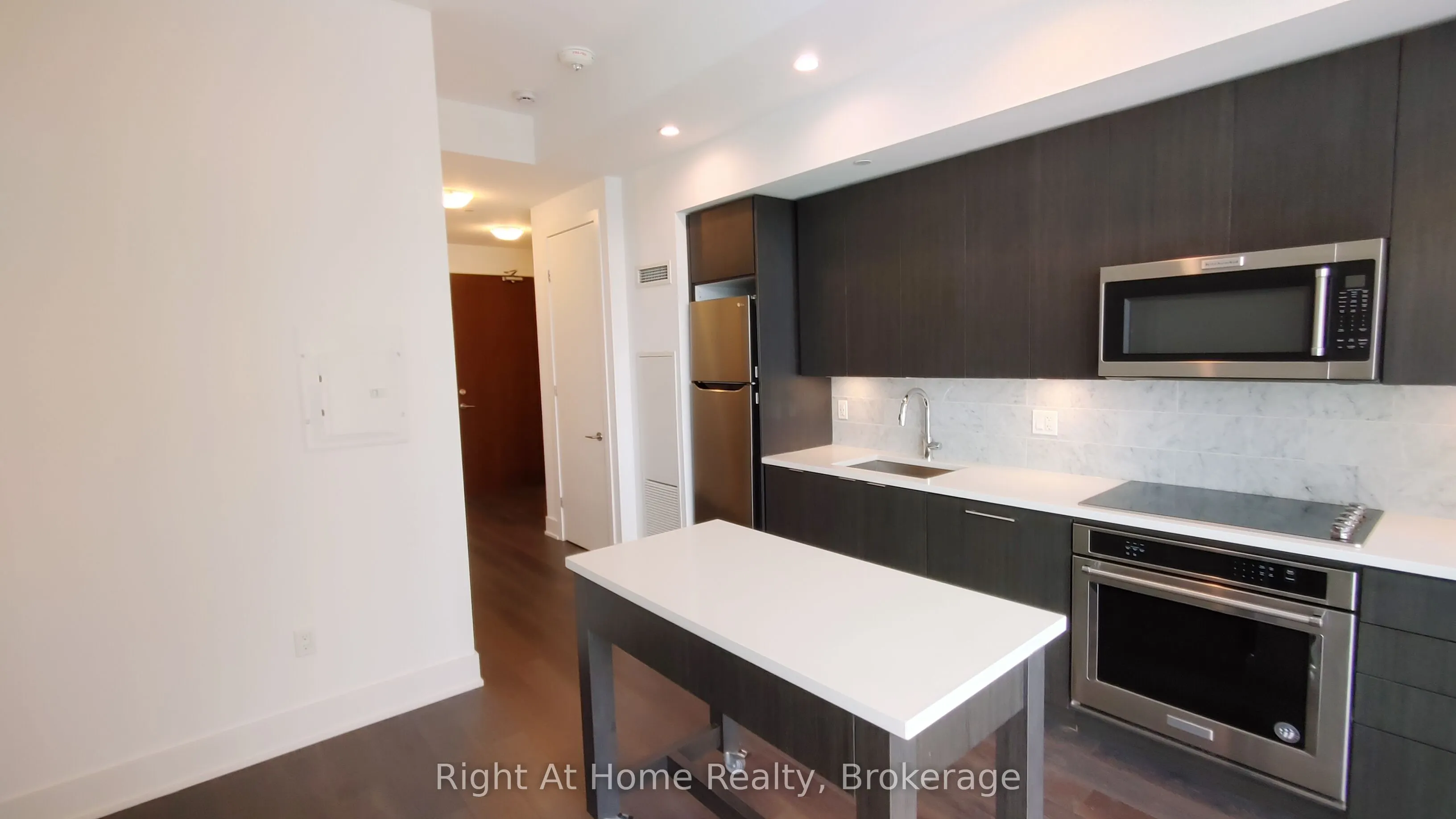 38 Iannuzzi Street, #UPH03