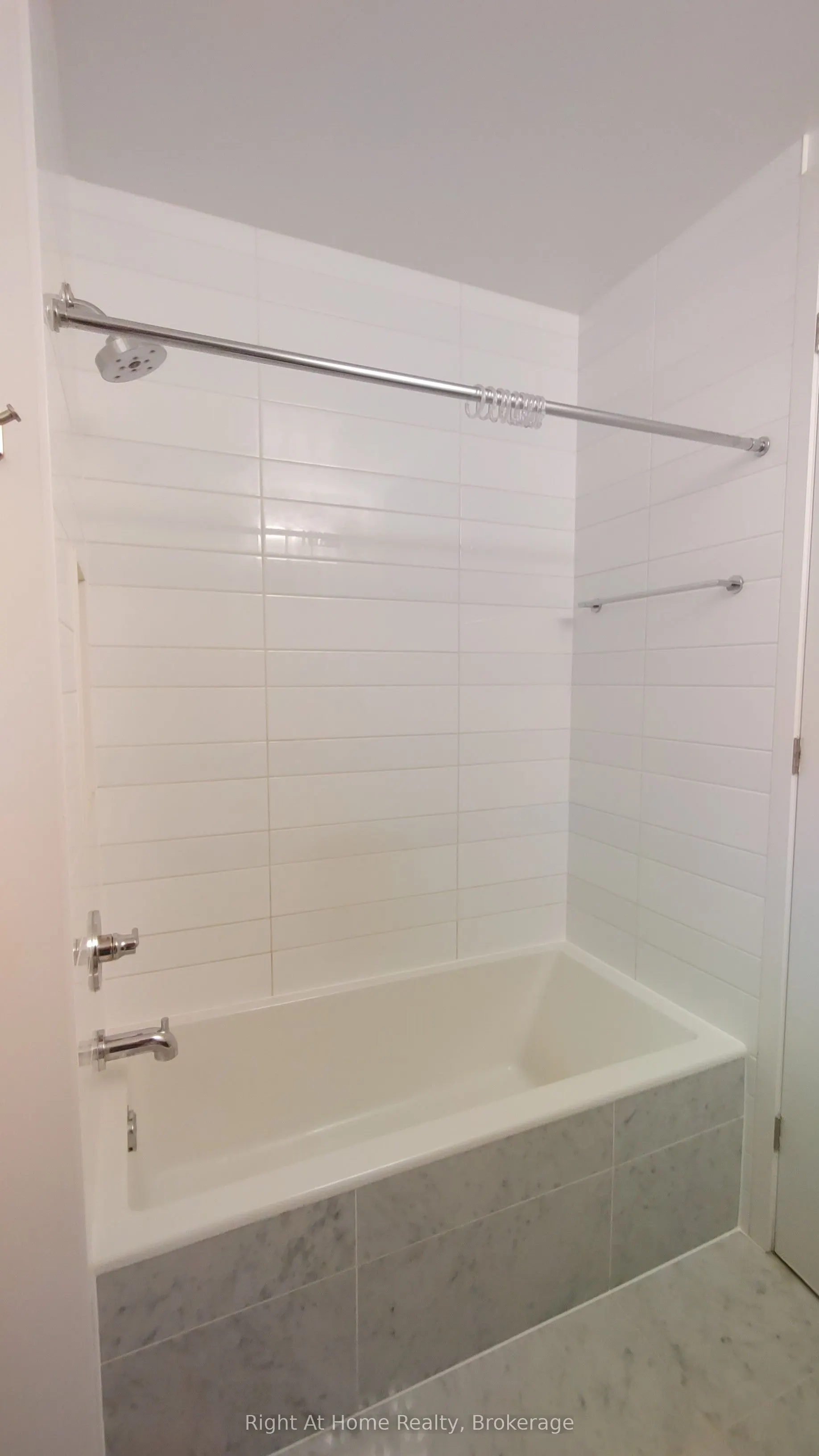 38 Iannuzzi Street, #UPH03