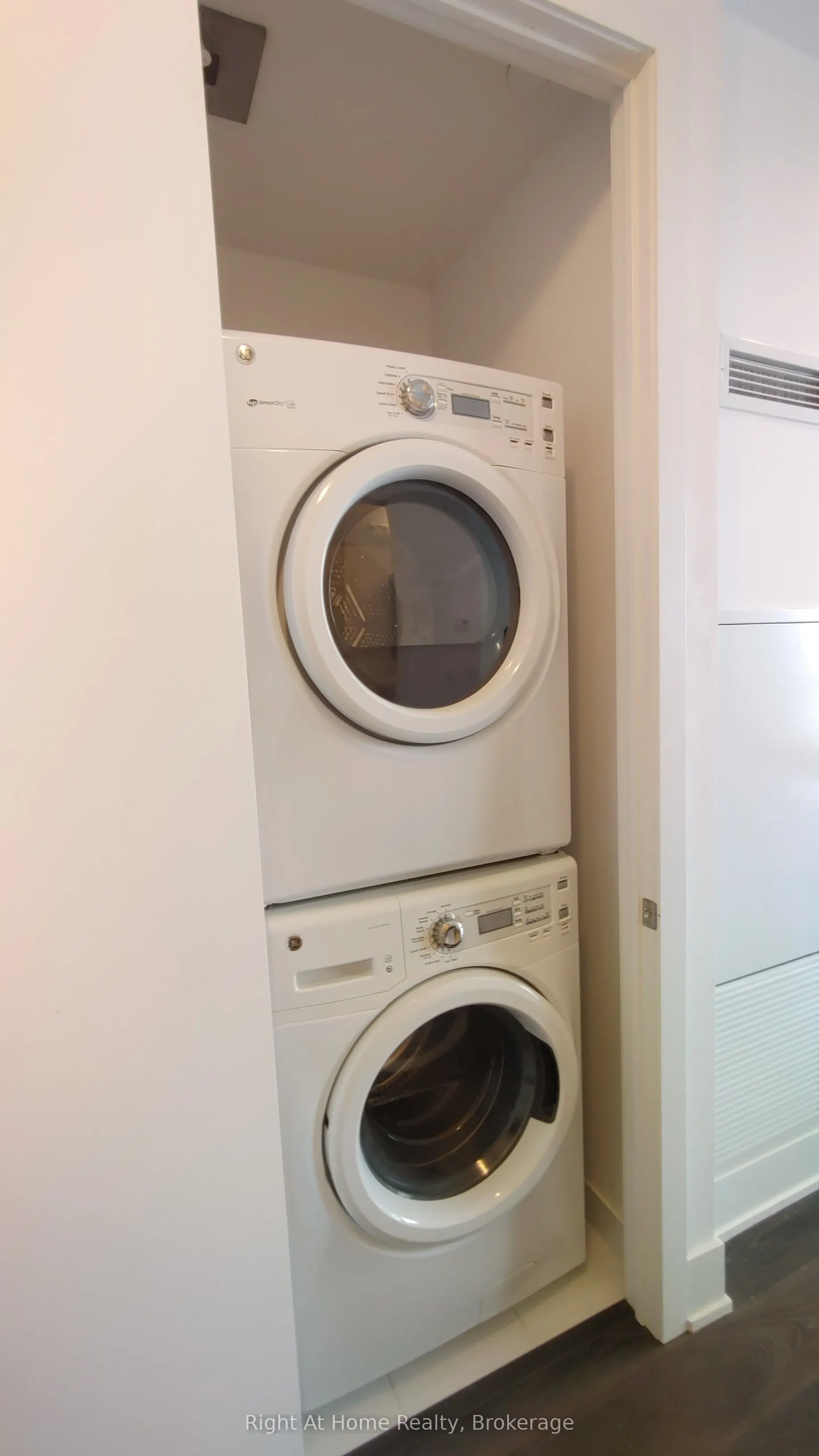 38 Iannuzzi Street, #UPH03