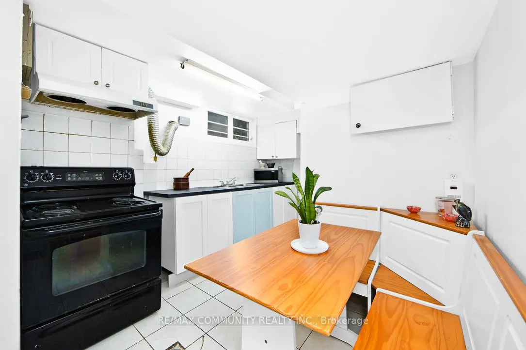 168 Kingslake Road
