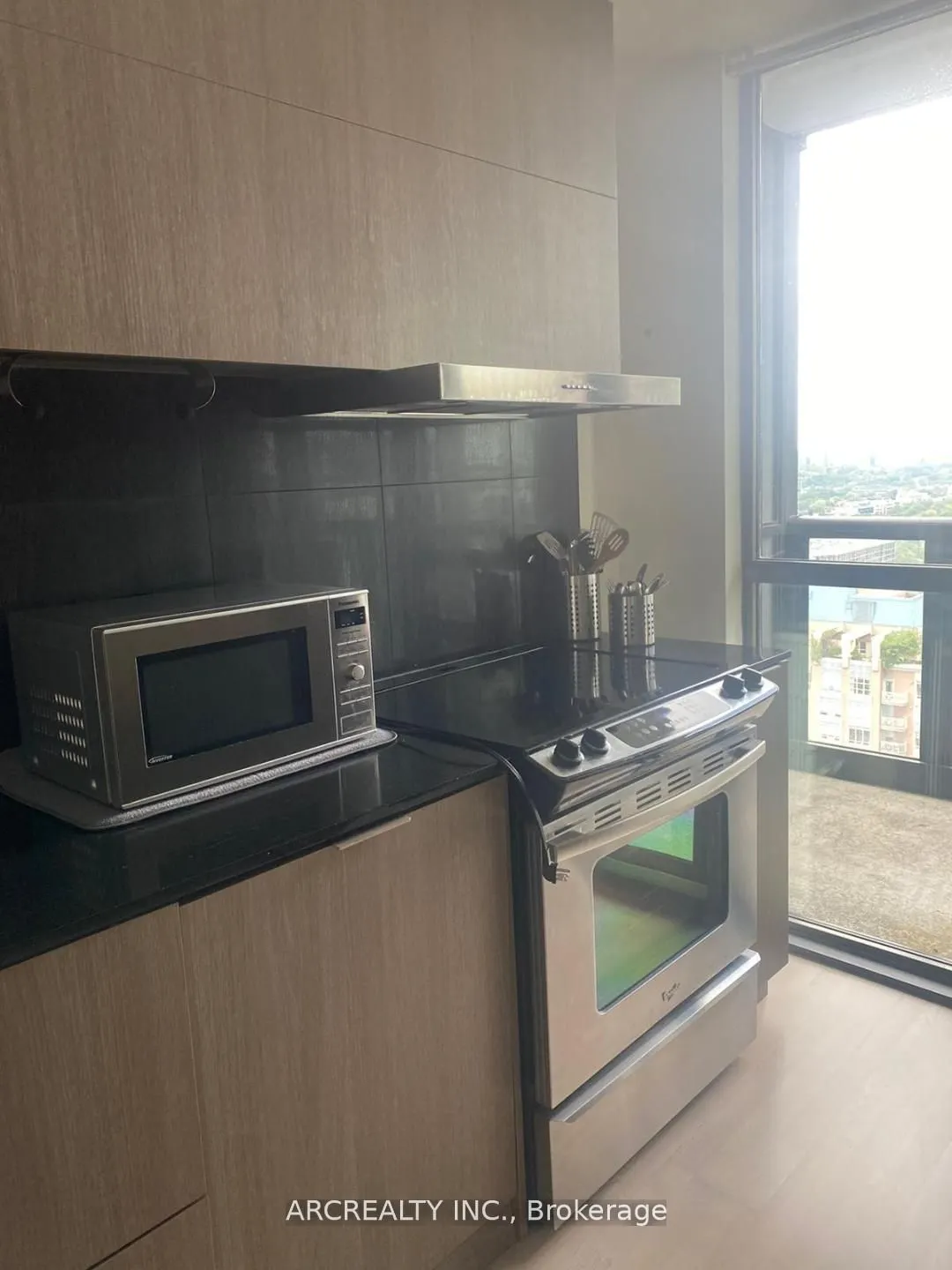 101 Charles Street E, #2807