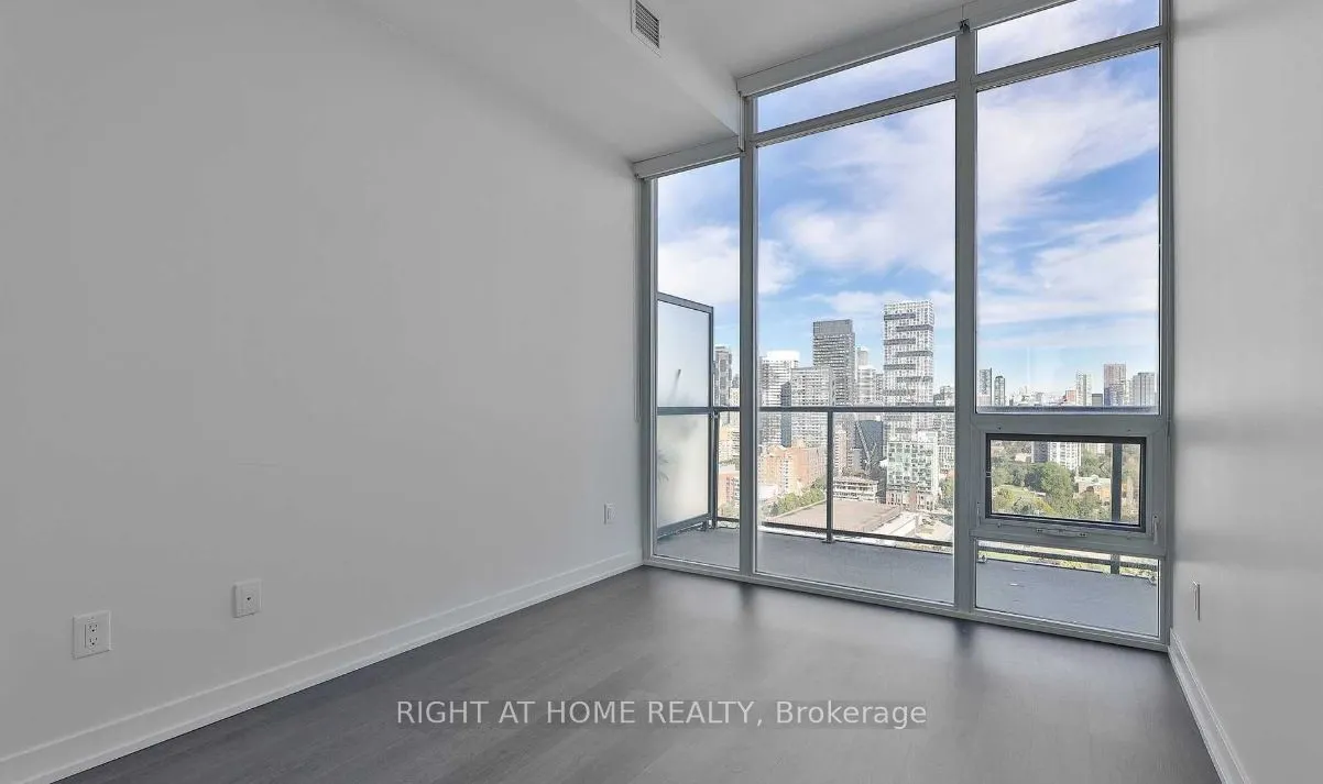 105 George Street, #PH3