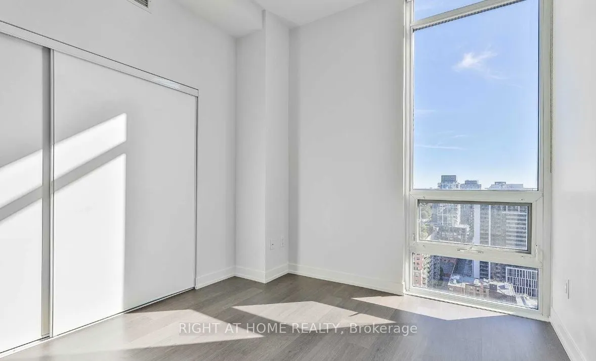 105 George Street, #PH3