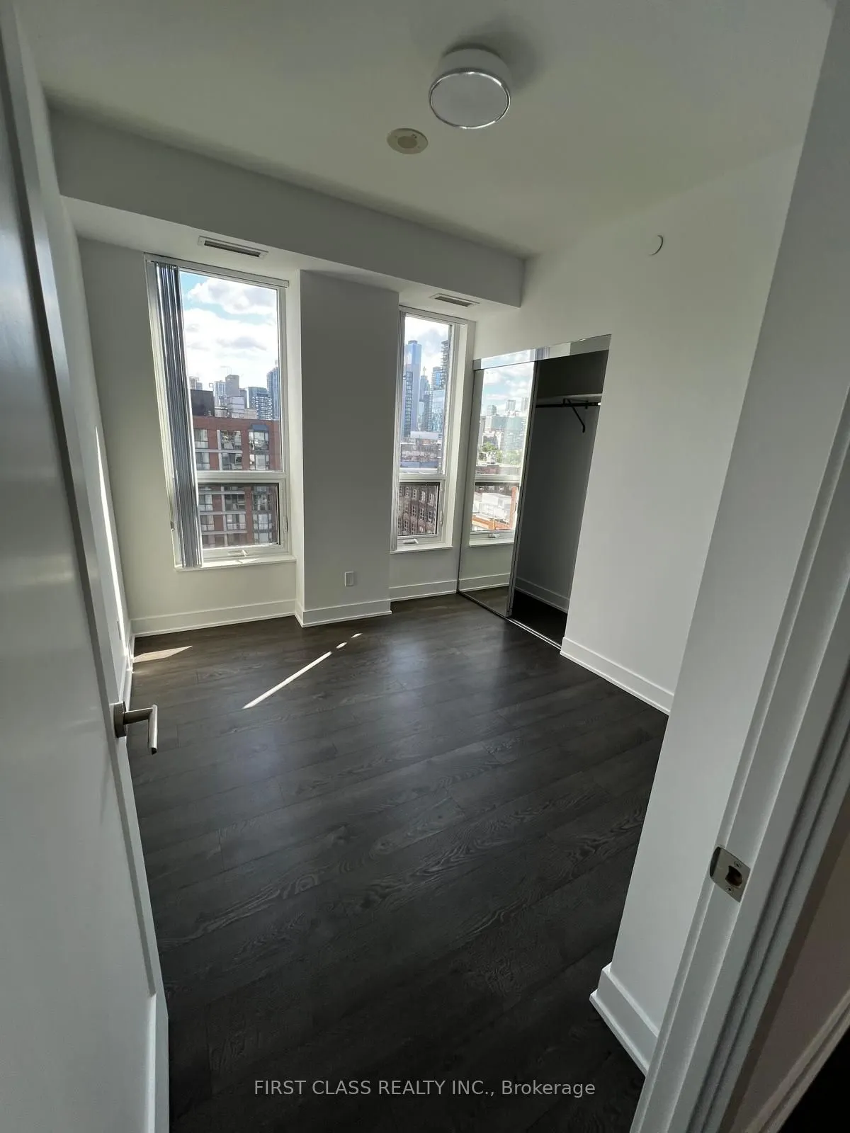 38 Cameron Street, #1019