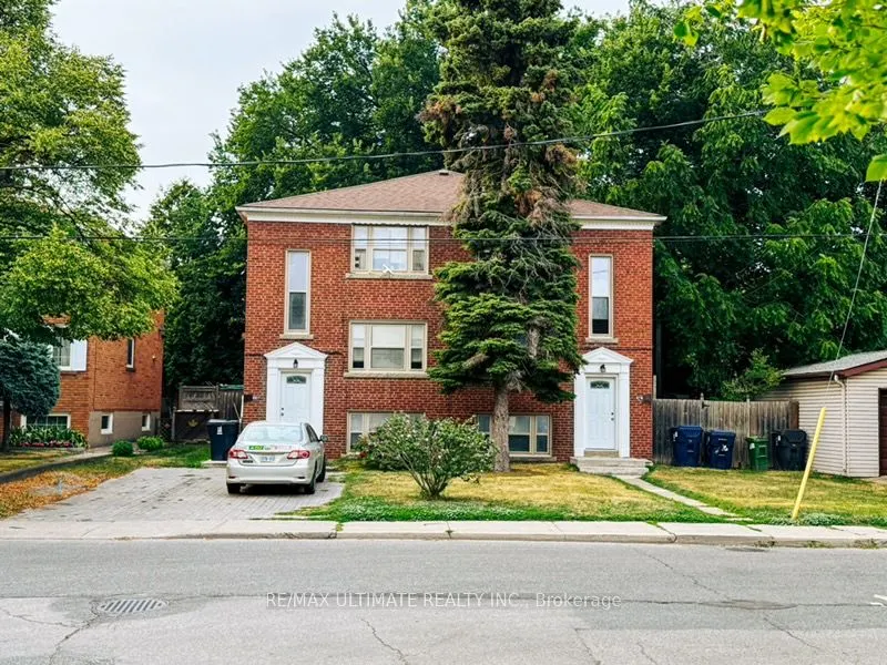 576 Roehampton Avenue