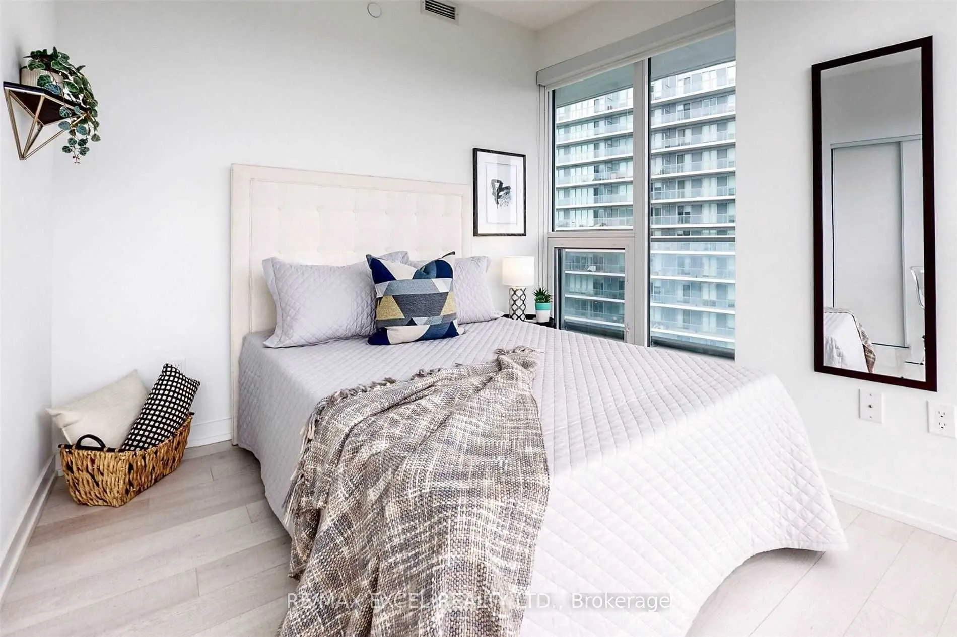 115 McMahon Drive, #3510