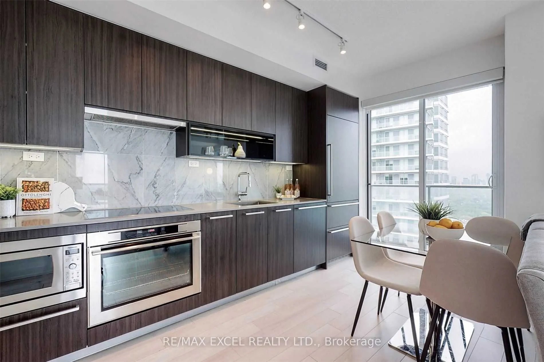 115 McMahon Drive, #3510