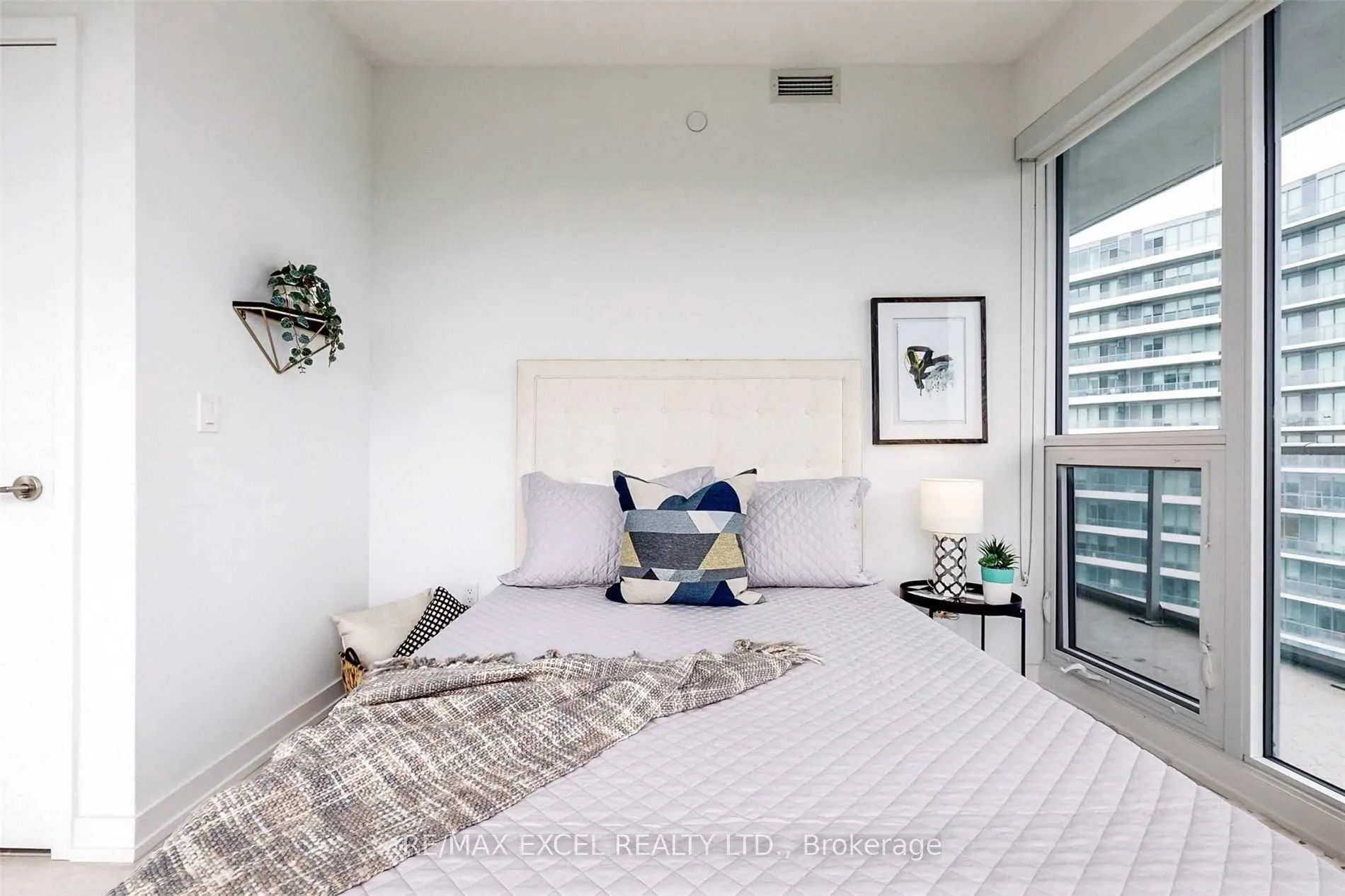 115 McMahon Drive, #3510