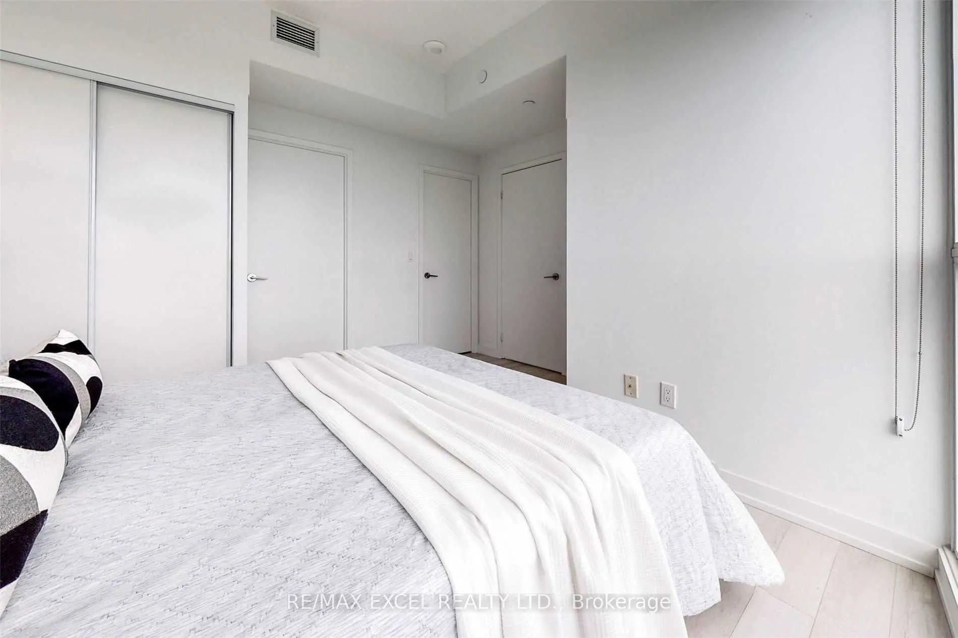 115 McMahon Drive, #3510