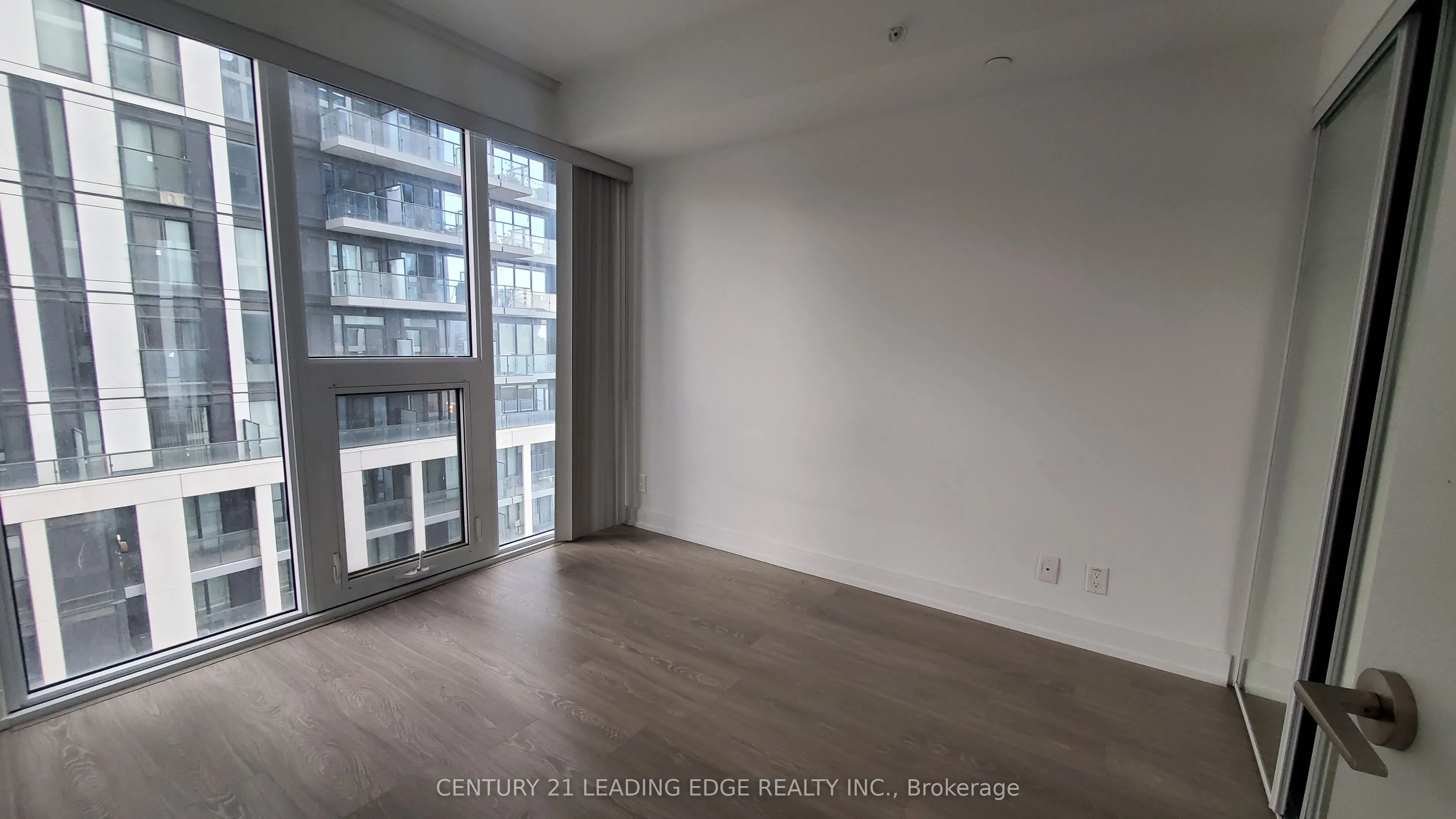 181 Dundas Street E, #1012