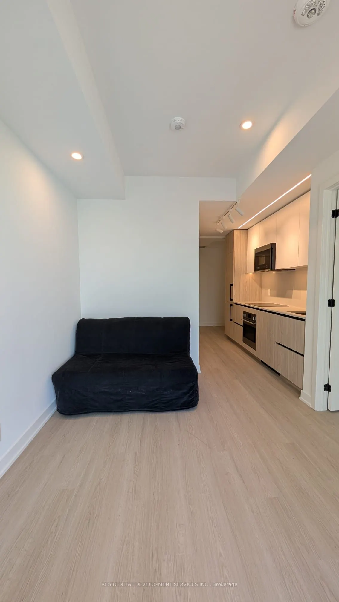 699 Sheppard Avenue E, #223